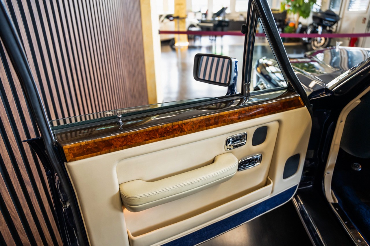BENTLEY Turbo R LWB-image-30