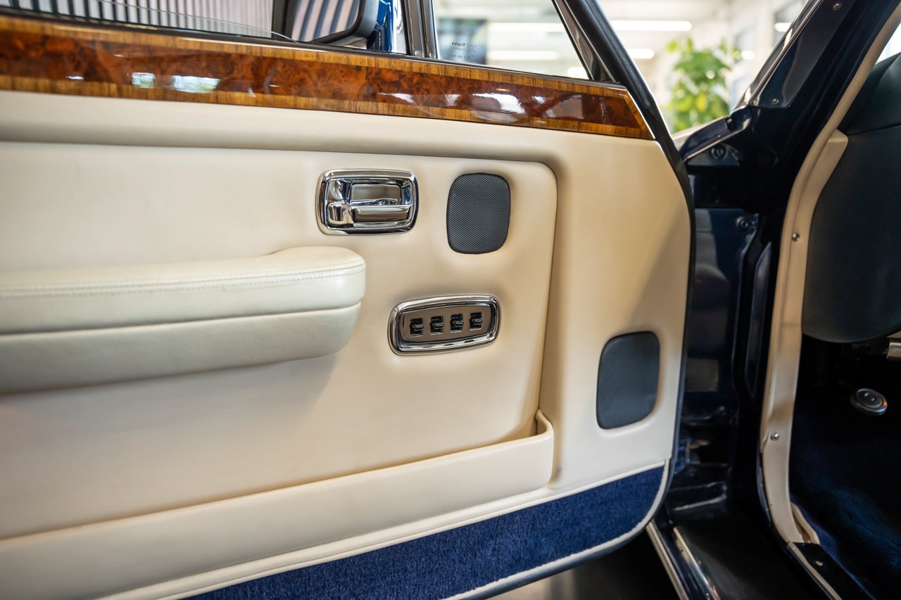 BENTLEY Turbo R LWB-image-31