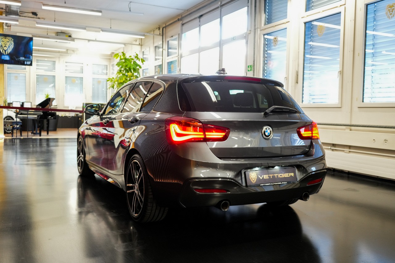 BMW M140i xDrive Steptronic-showroom-element-3