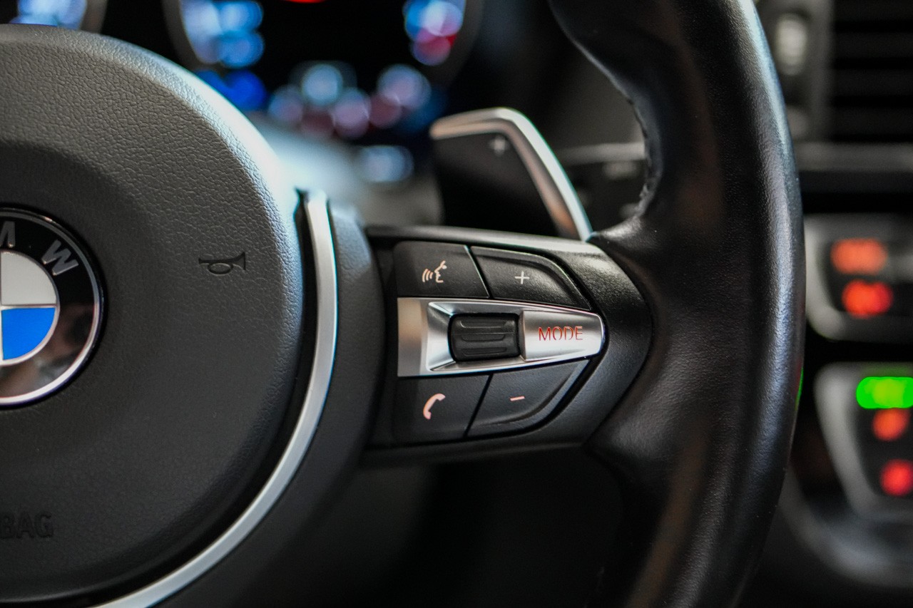 BMW M140i xDrive Steptronic-image-24
