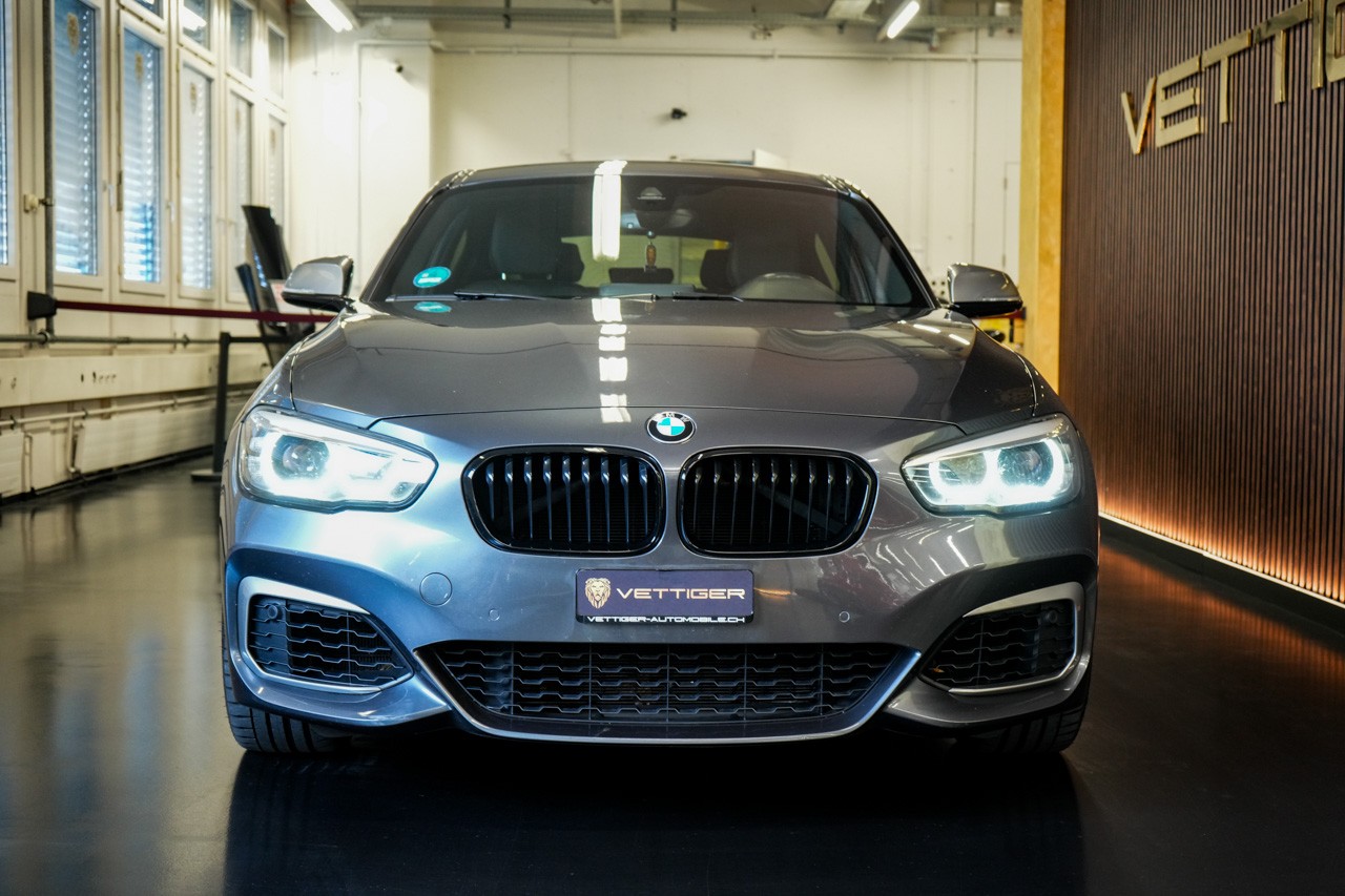 BMW M140i xDrive Steptronic-showroom-element-1