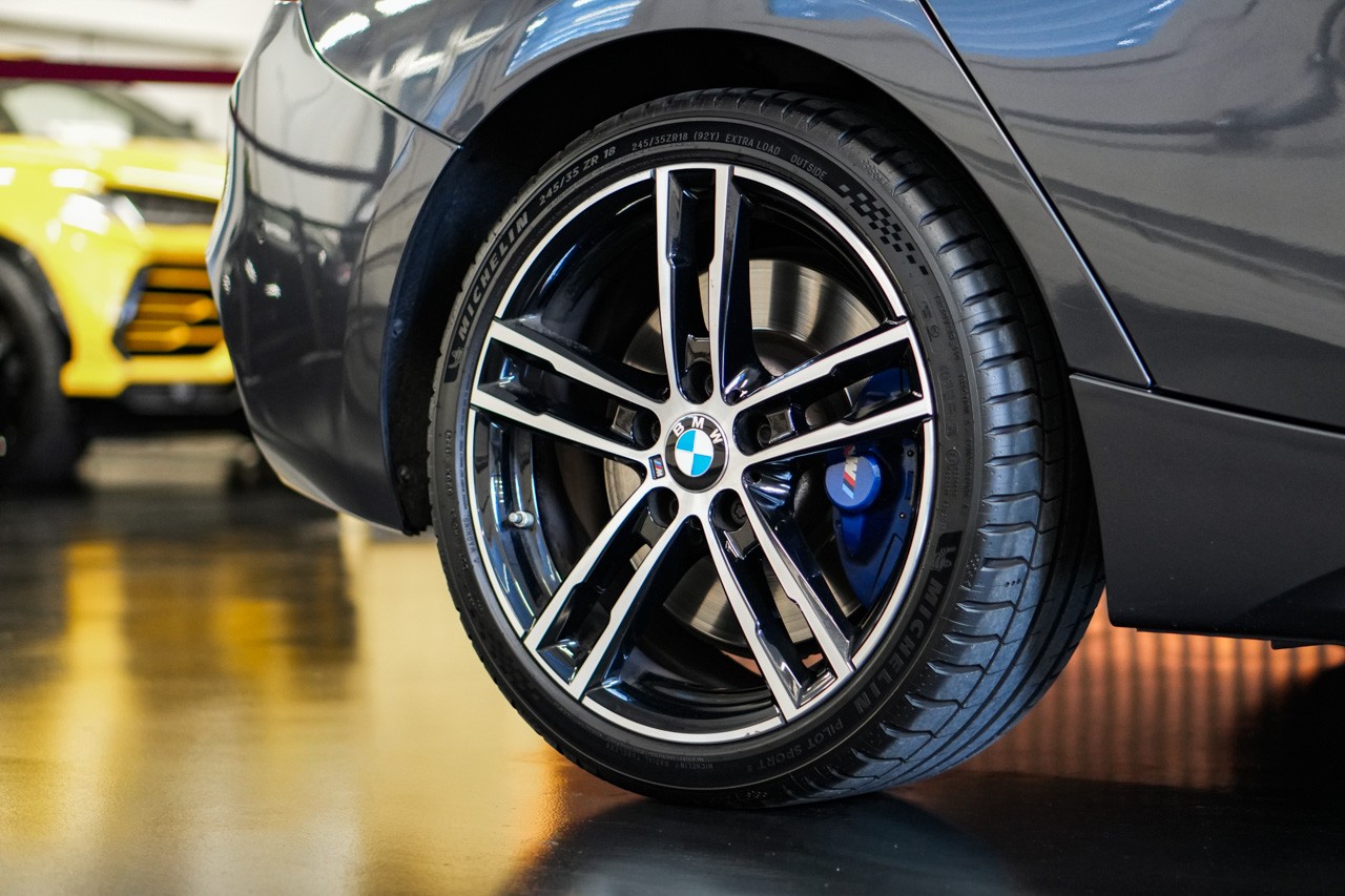 BMW M140i xDrive Steptronic-image-8