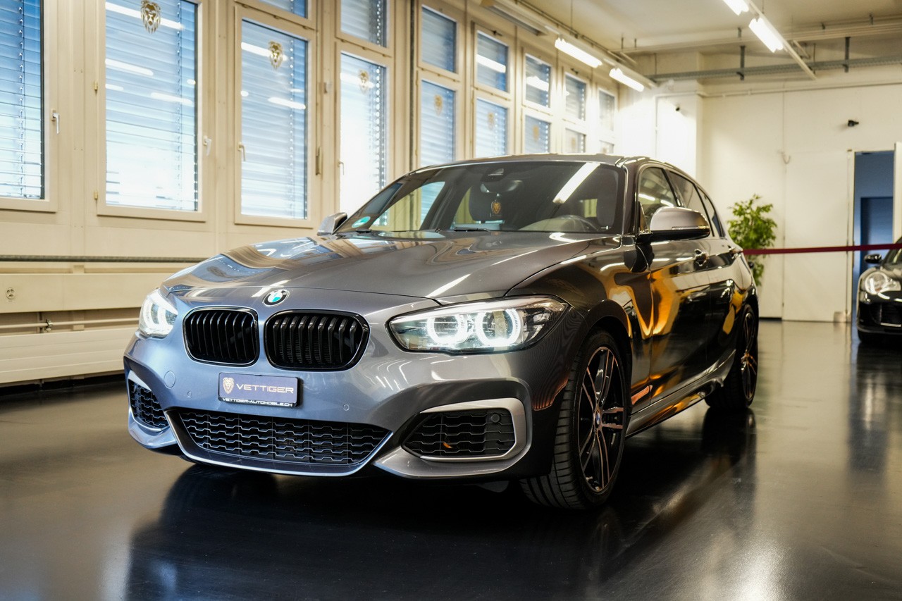 BMW M140i xDrive Steptronic-showroom-element-2