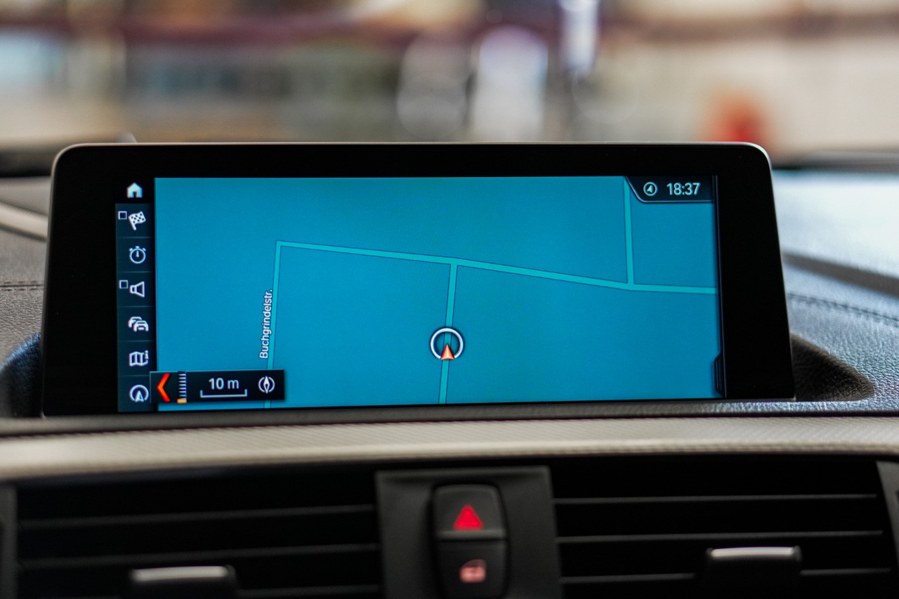 BMW M140i xDrive Steptronic-image-17