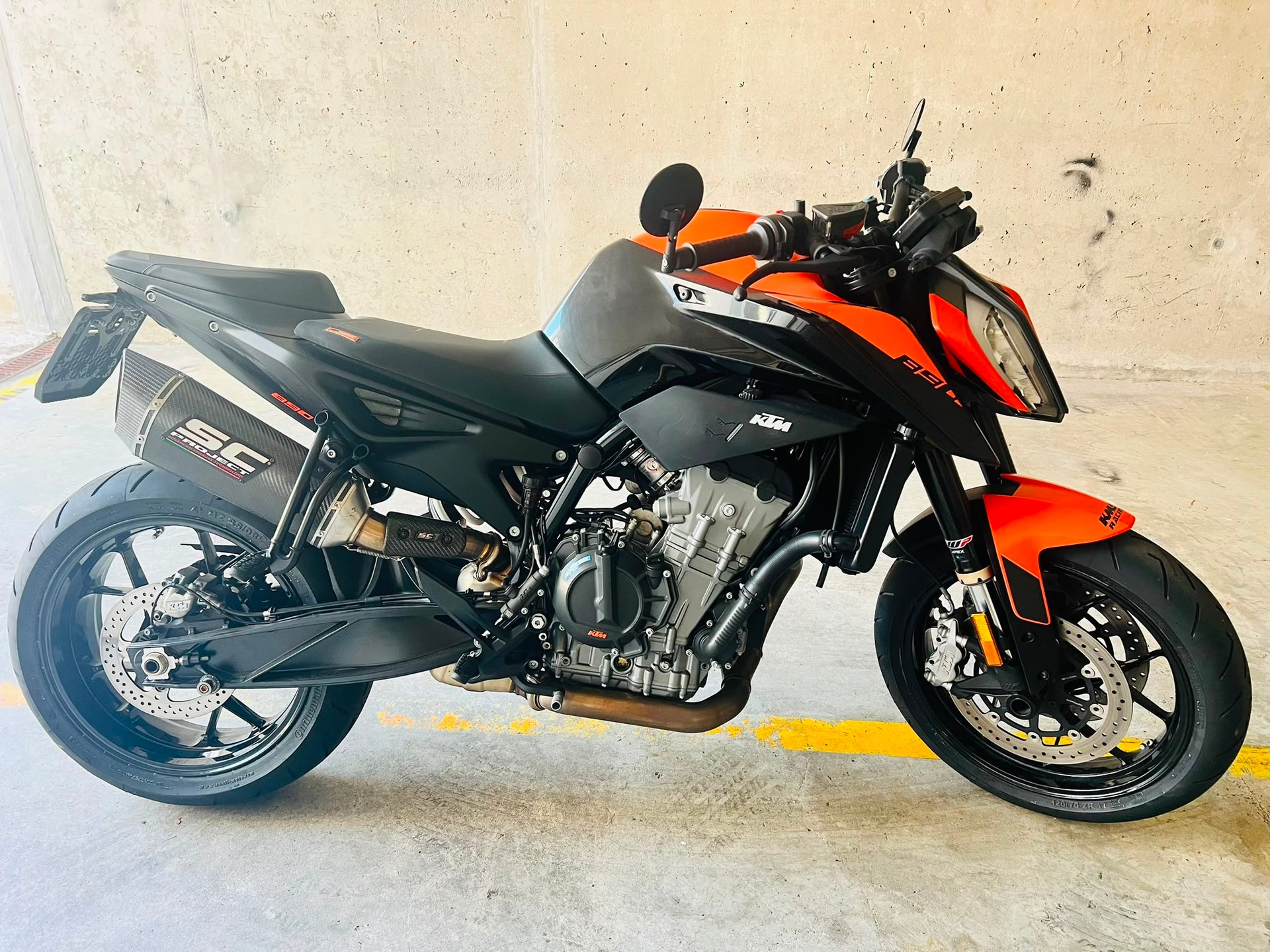 KTM 890 Duke-image-1
