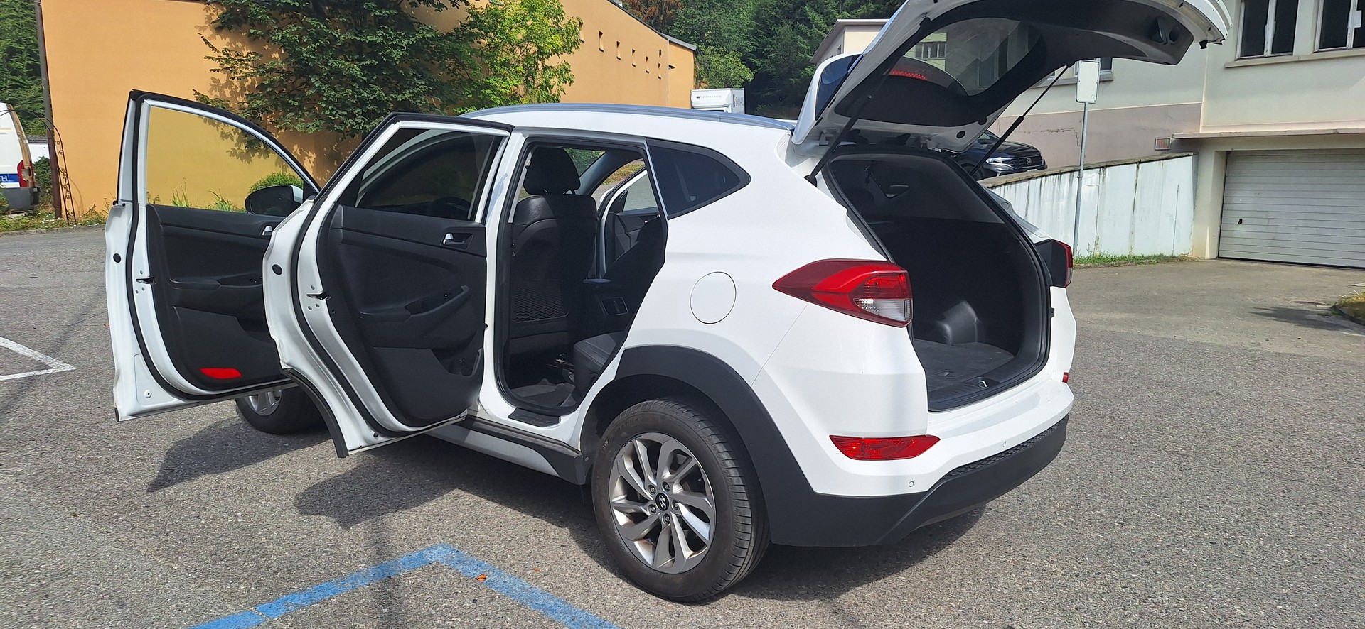 HYUNDAI Tucson 2.0 CRDI Vertex 4WD Automatic-image-16