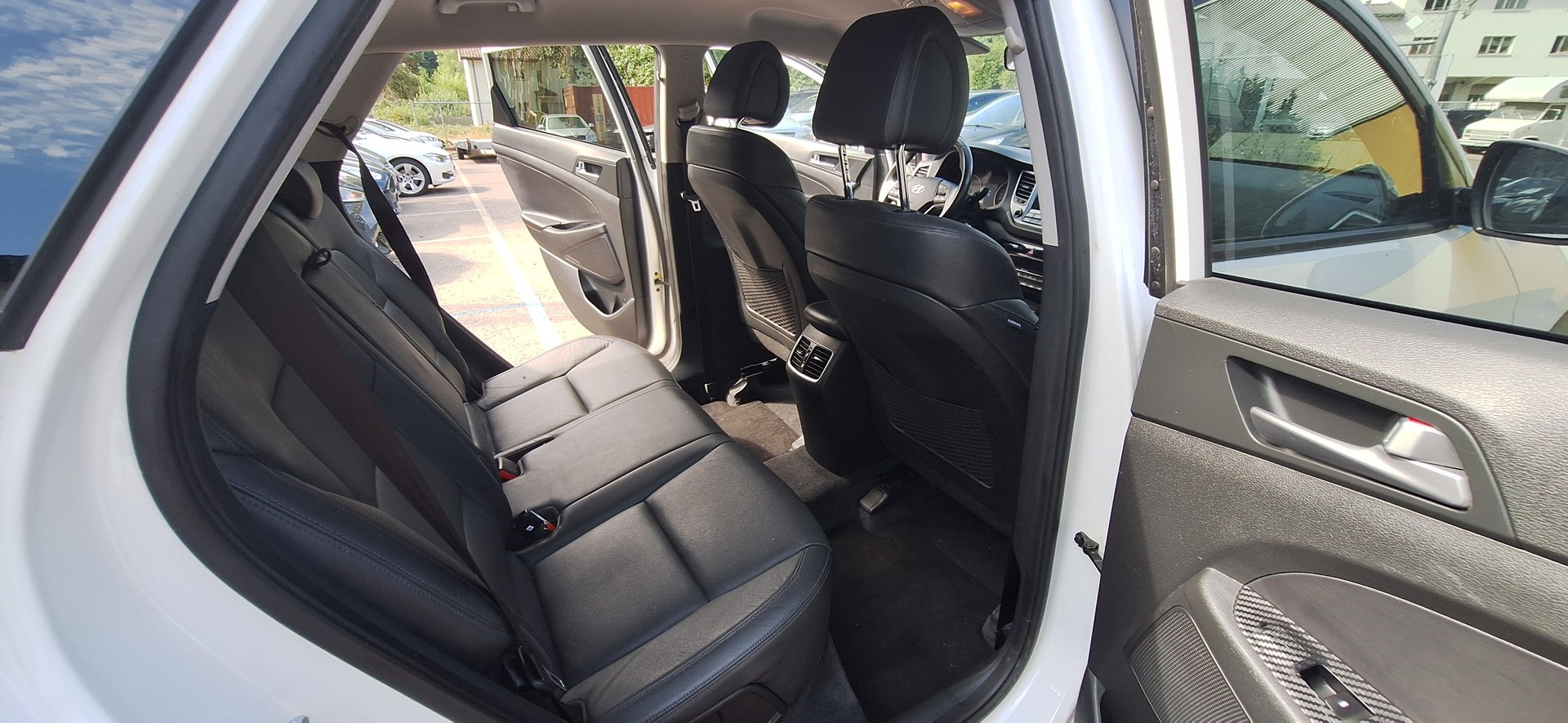 HYUNDAI Tucson 2.0 CRDI Vertex 4WD Automatic-image-11