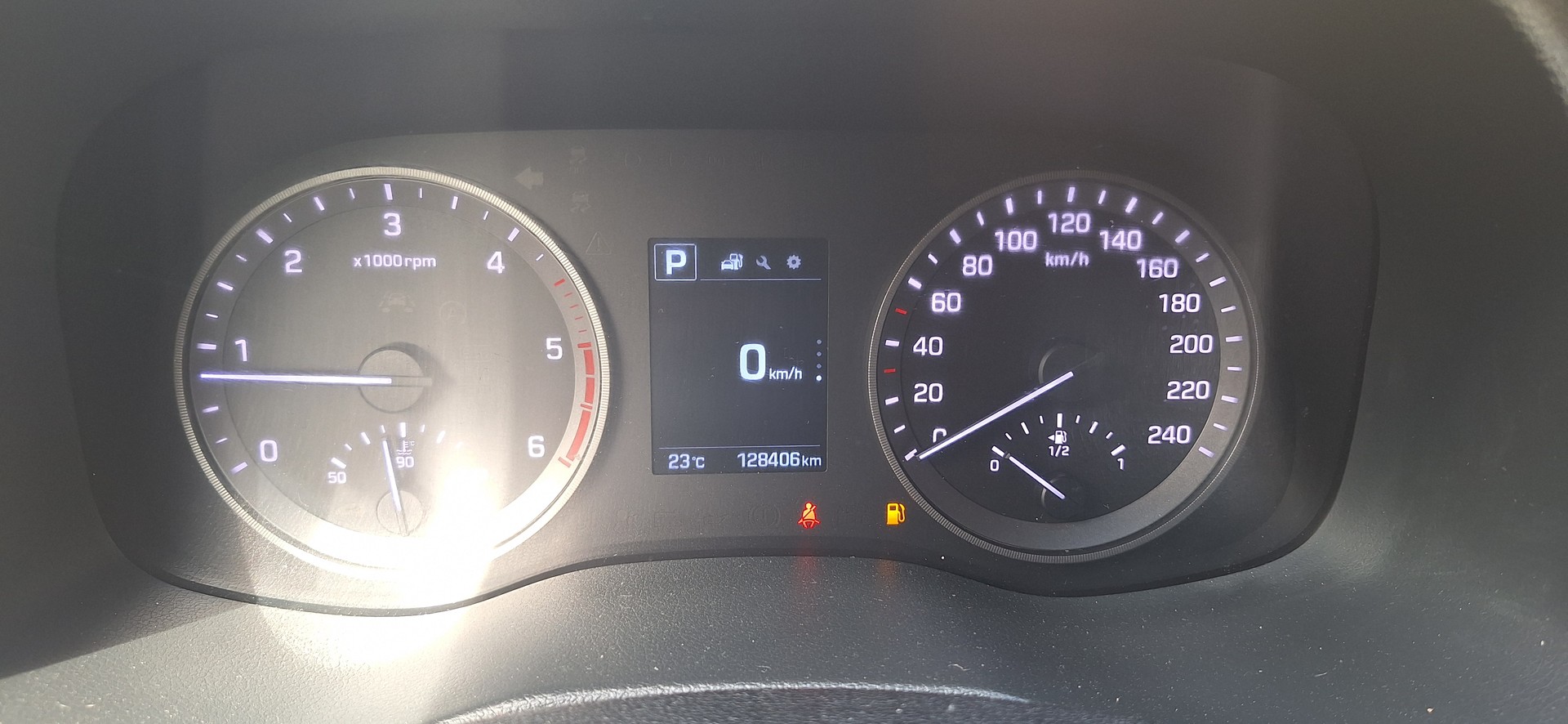 HYUNDAI Tucson 2.0 CRDI Vertex 4WD Automatic-image-28