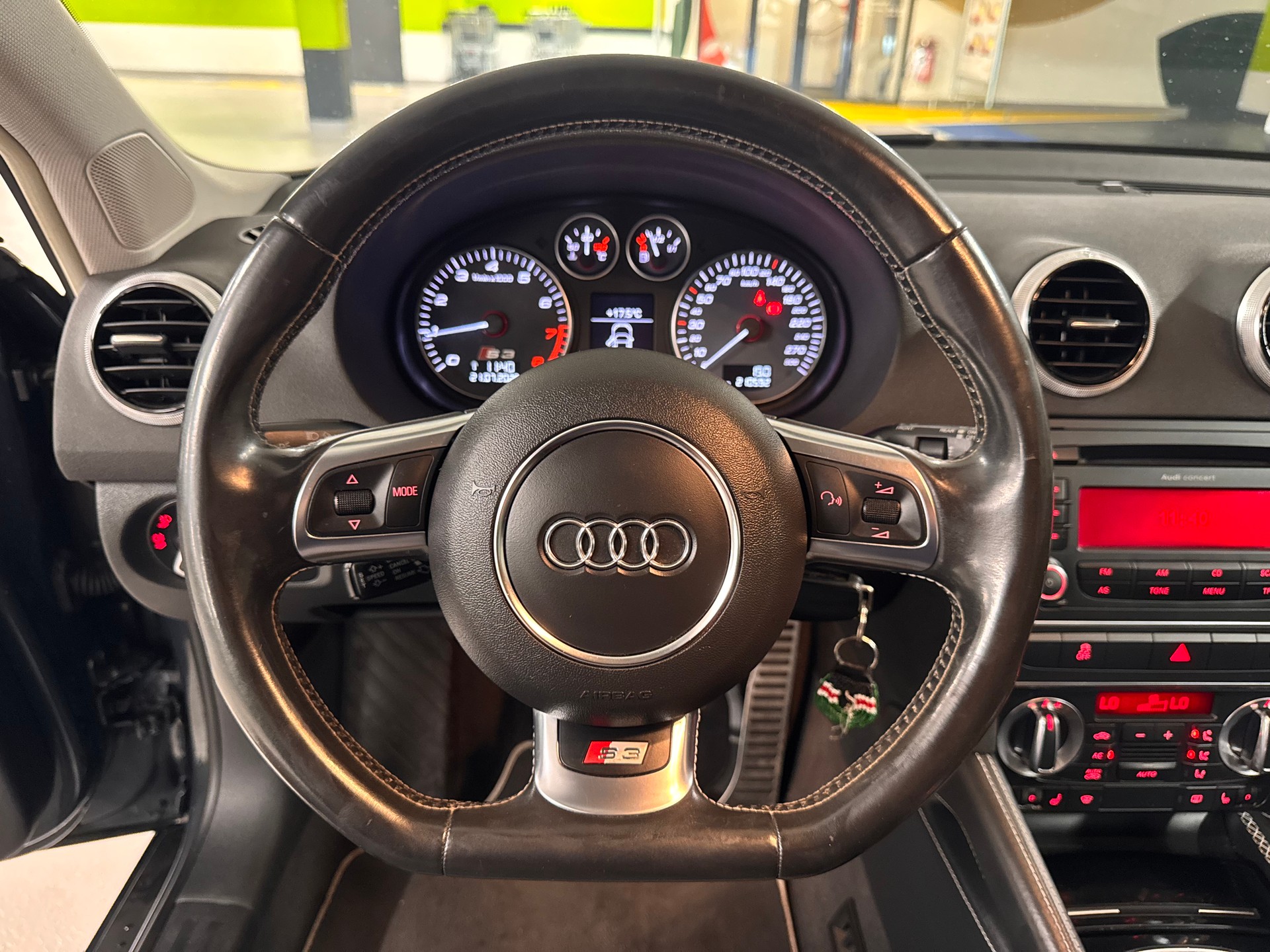 AUDI S3 Sportback 2.0 TFSI quattro-image-11