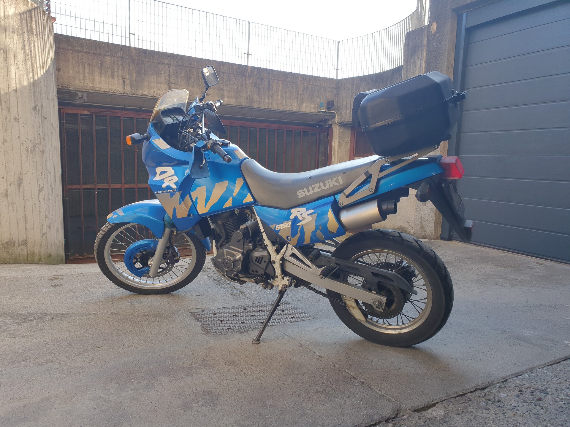 SUZUKI DR 650 RSE M-P-image-2