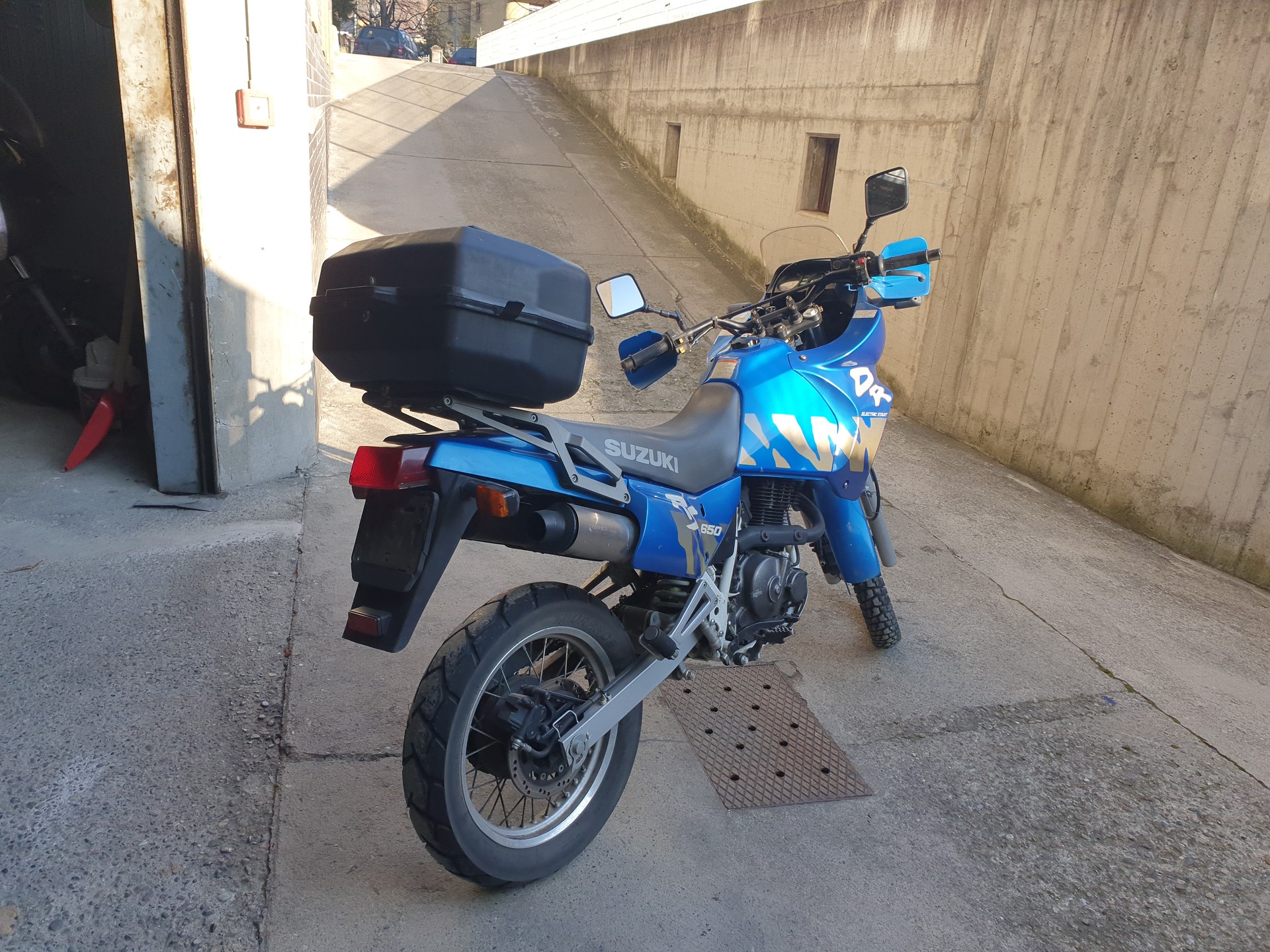 SUZUKI DR 650 RSE M-P-image-1