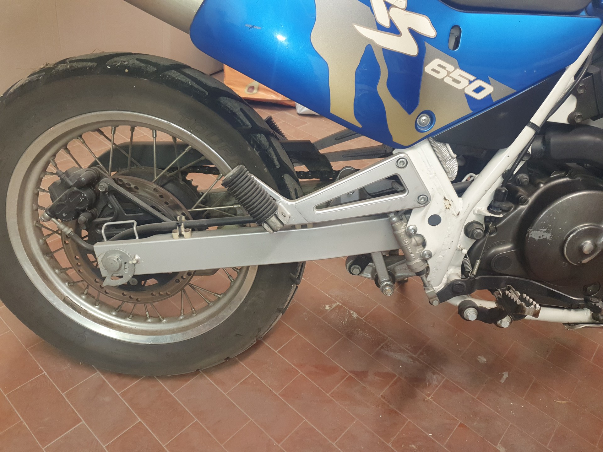 SUZUKI DR 650 RSE M-P-image-9