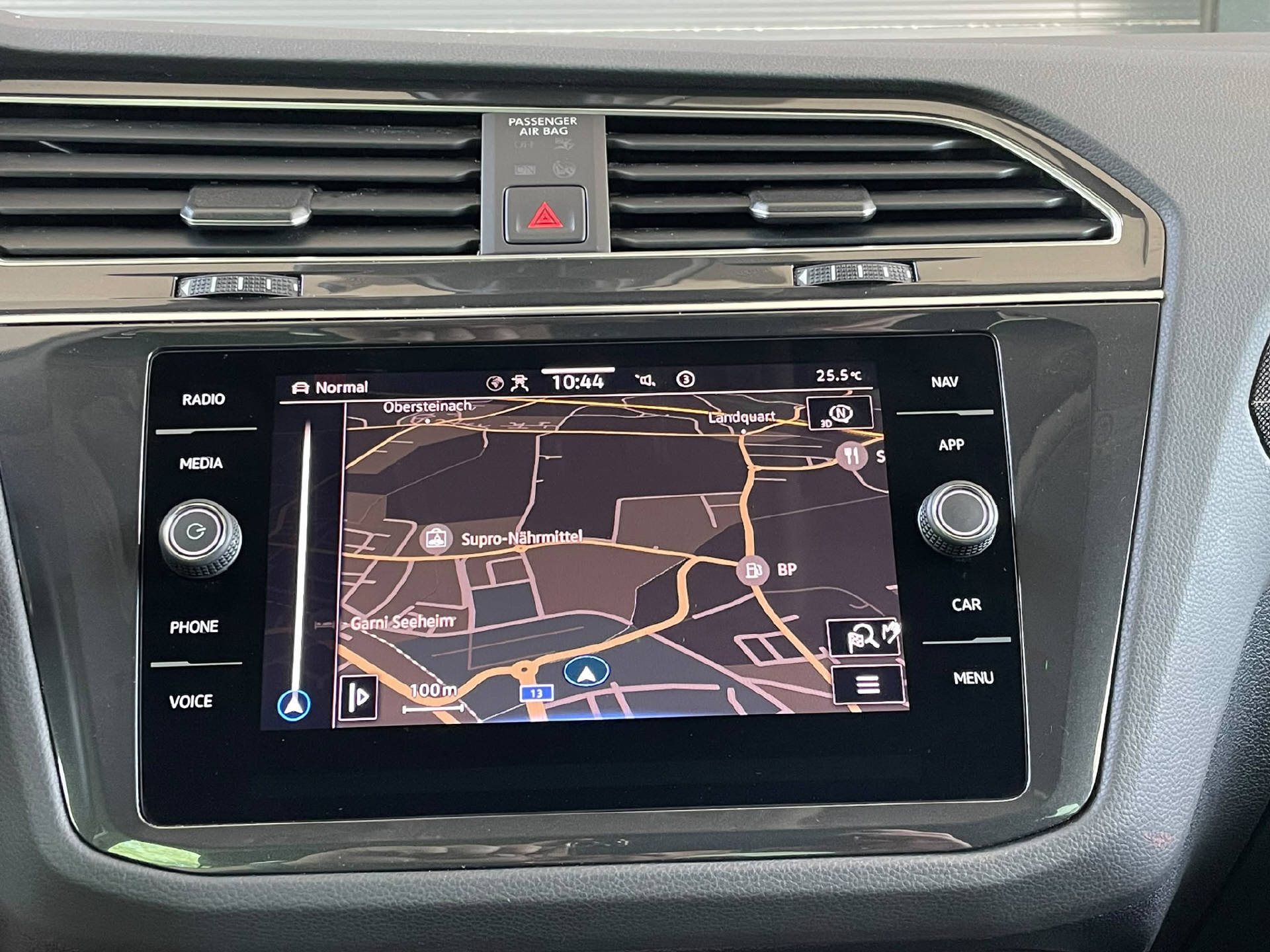 VW Tiguan 2.0 TDI SCR Elegance DSG-image-12