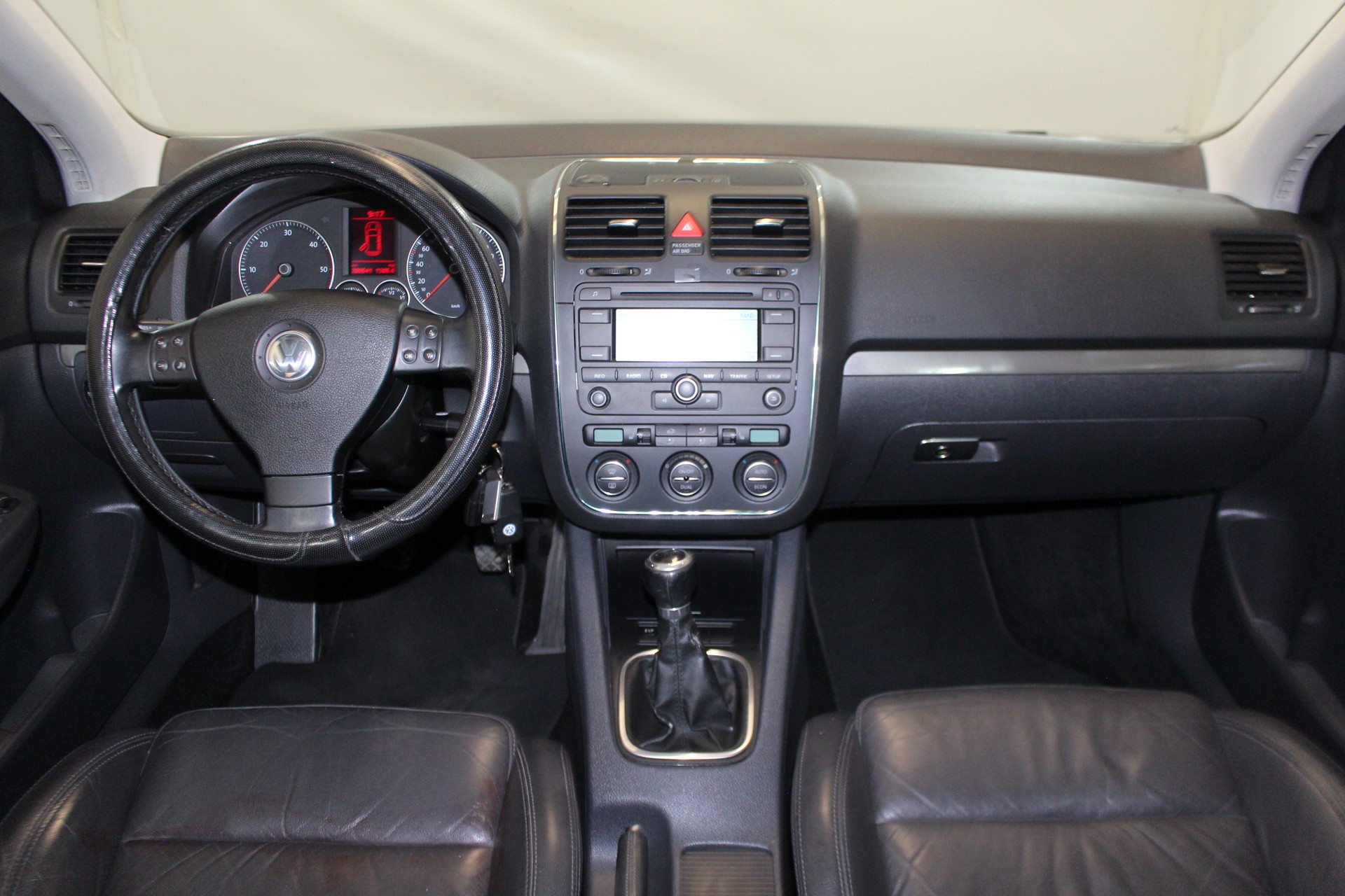 VW Golf V 2.0 TDI DPF Comfl. 4motion-image-12