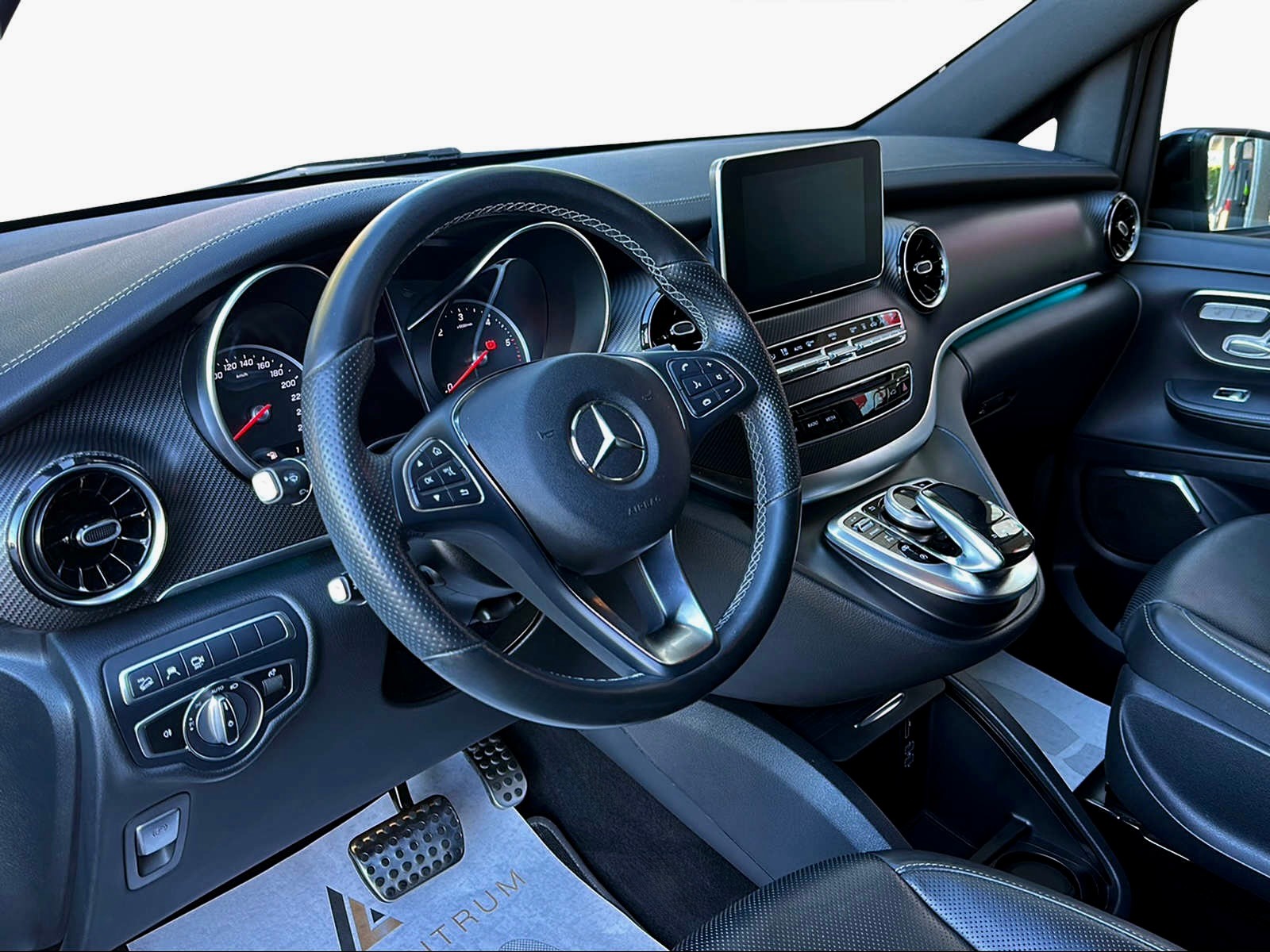 MERCEDES-BENZ V 300 d lang Avantgarde 4Matic 9G-Tronic-showroom-element-1