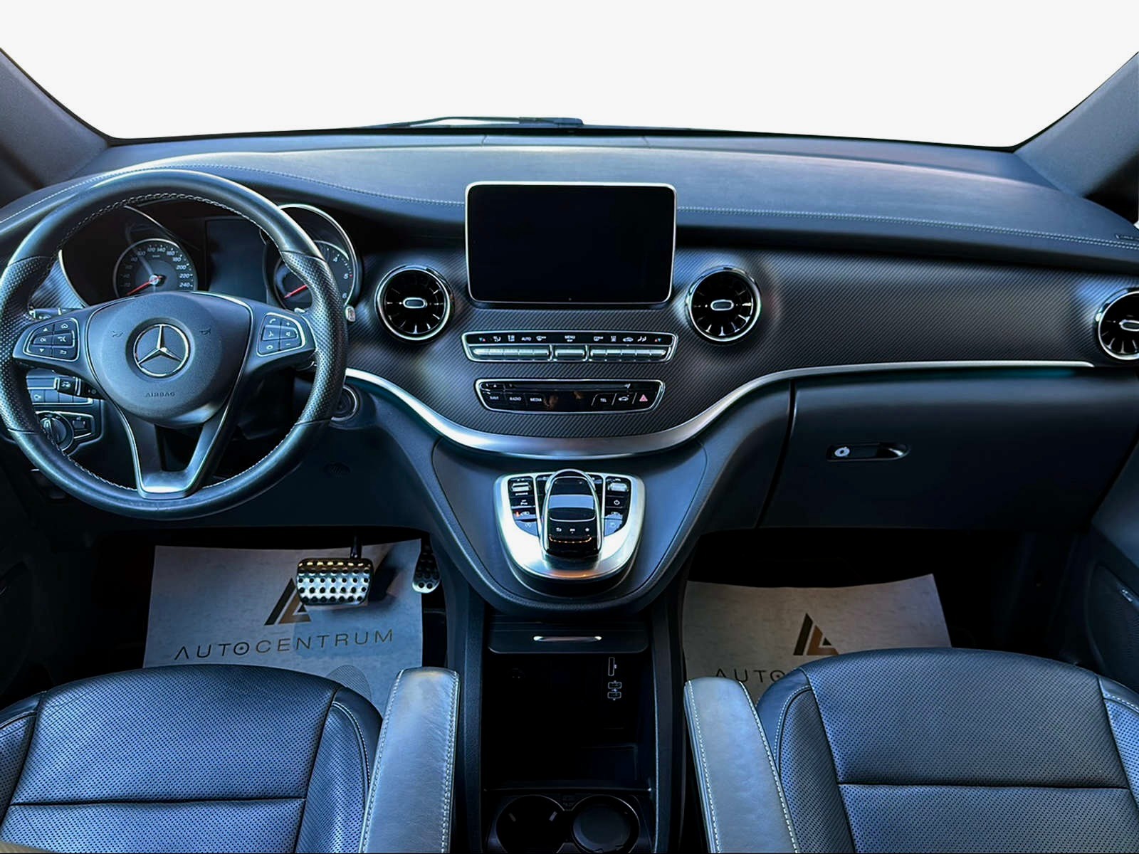 MERCEDES-BENZ V 300 d lang Avantgarde 4Matic 9G-Tronic-image-11