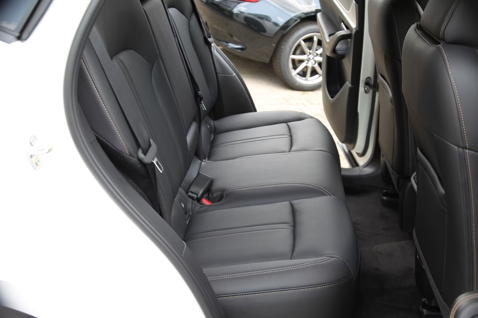 MAZDA CX-60 e-Skyactiv PHEV 327 AWD Homura-image-11