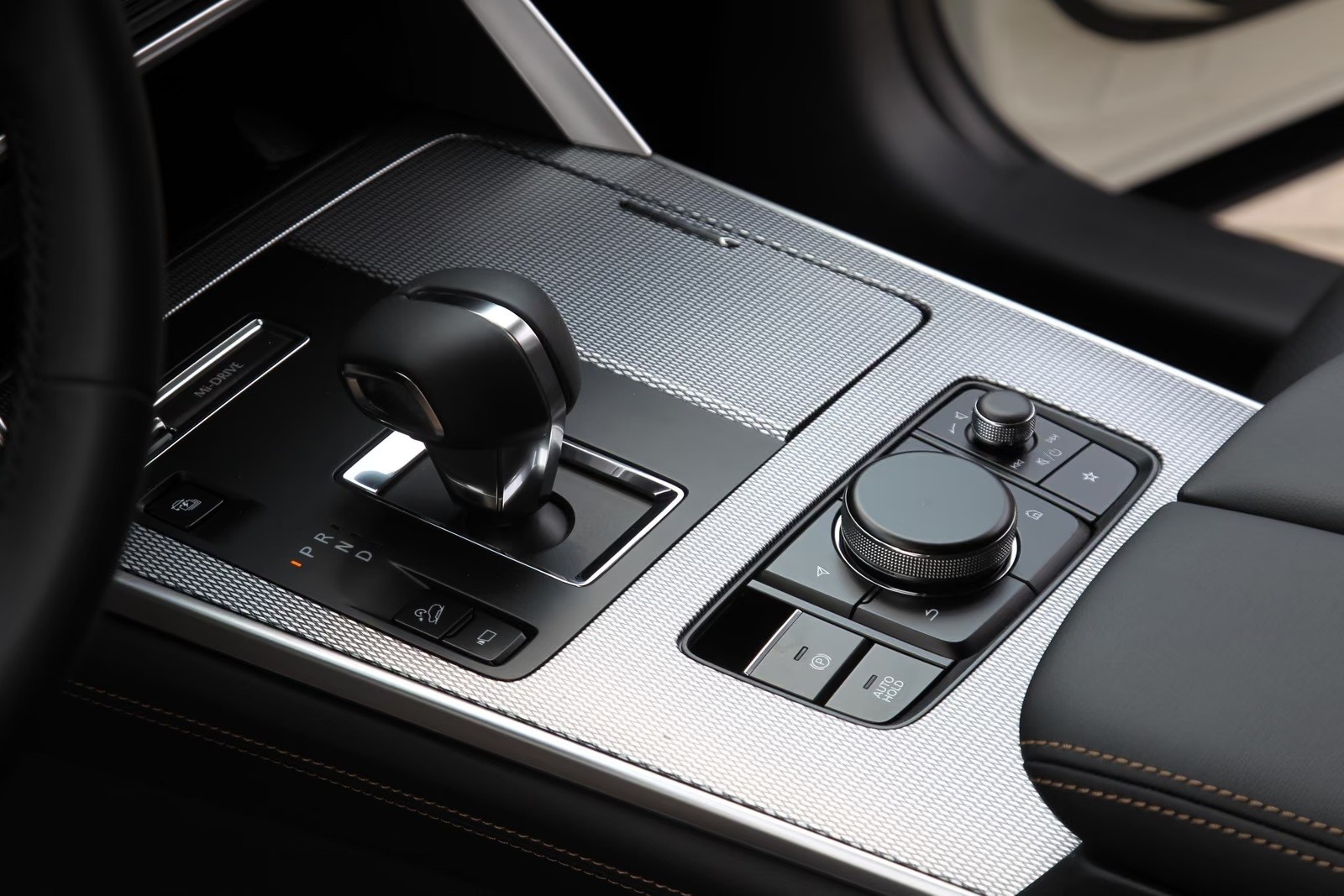 MAZDA CX-60 e-Skyactiv PHEV 327 AWD Homura-image-9