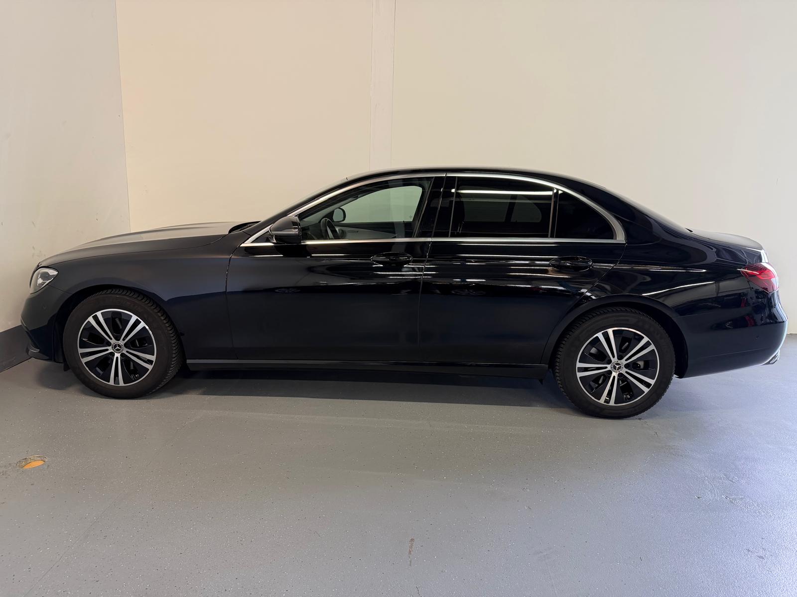MERCEDES-BENZ E 220 d 4Matic Avantgarde 9G-Tronic-image-6