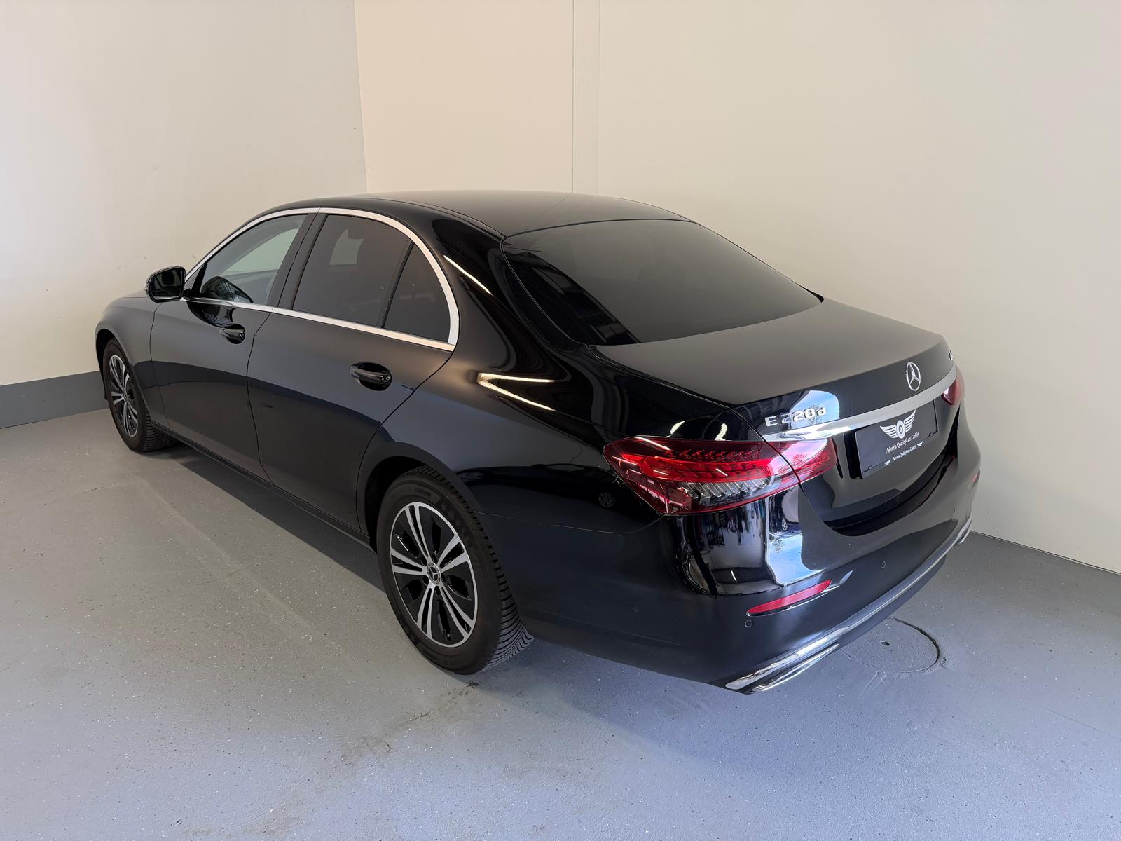 MERCEDES-BENZ E 220 d 4Matic Avantgarde 9G-Tronic-image-8