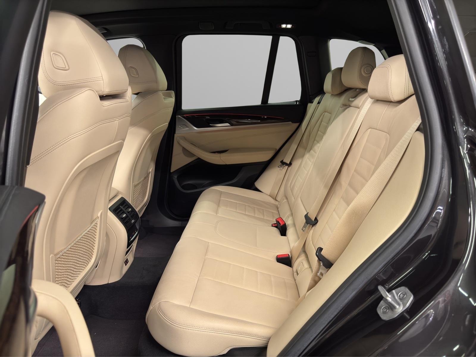 BMW X3 30i xDrive-image-12