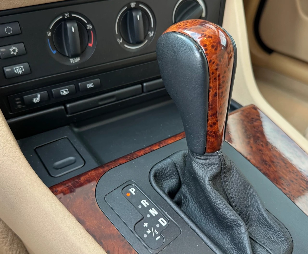 BMW 528i-image-17