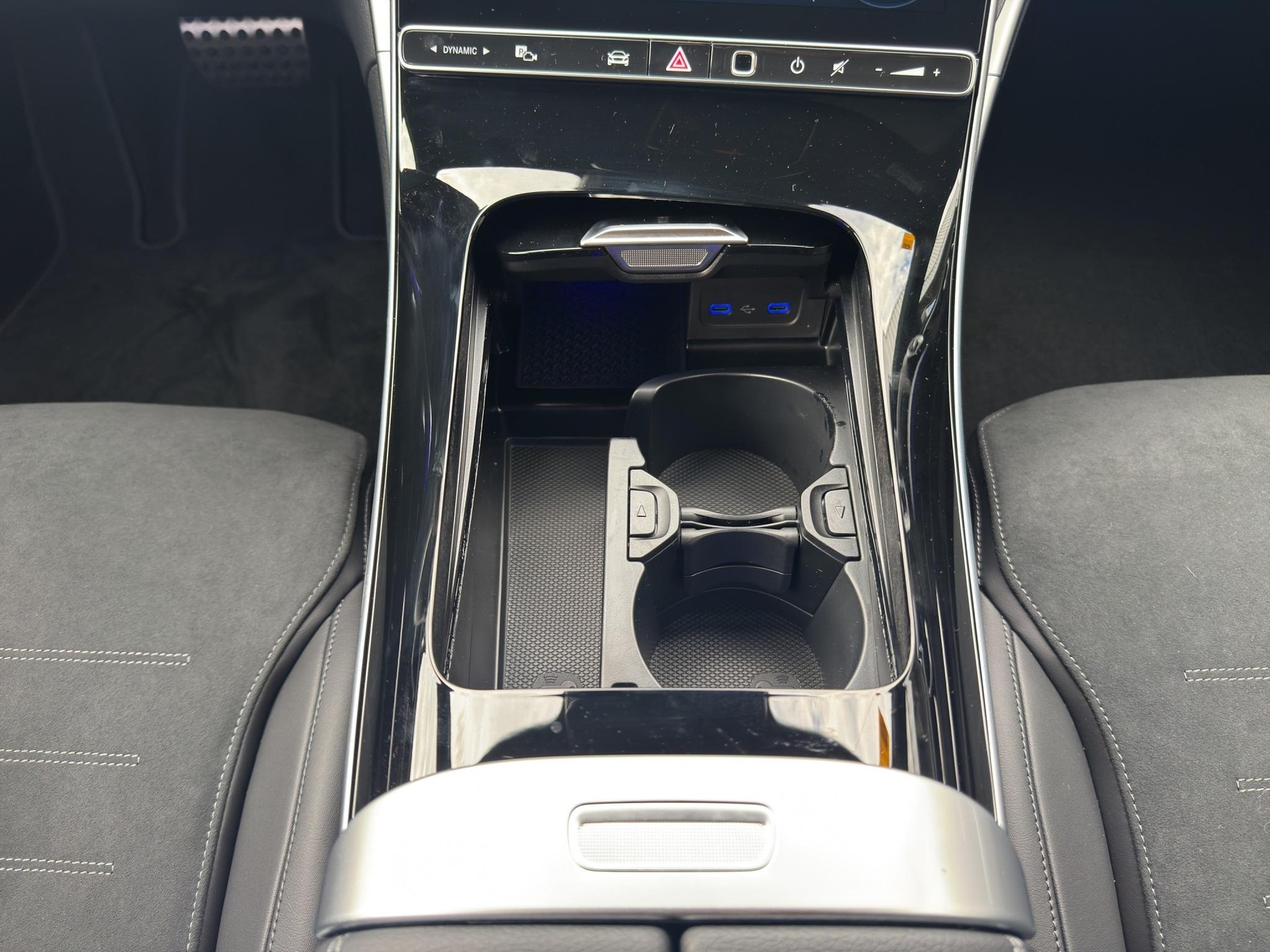 MERCEDES-BENZ C 220 d Swiss Star Avantgarde 4matic Kombi-image-15