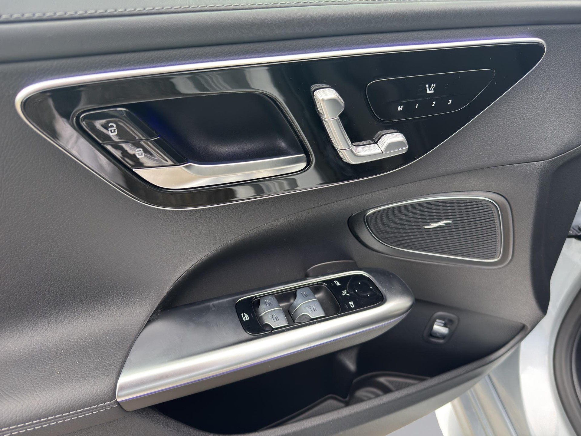 MERCEDES-BENZ C 220 d Swiss Star Avantgarde 4matic Kombi-image-11