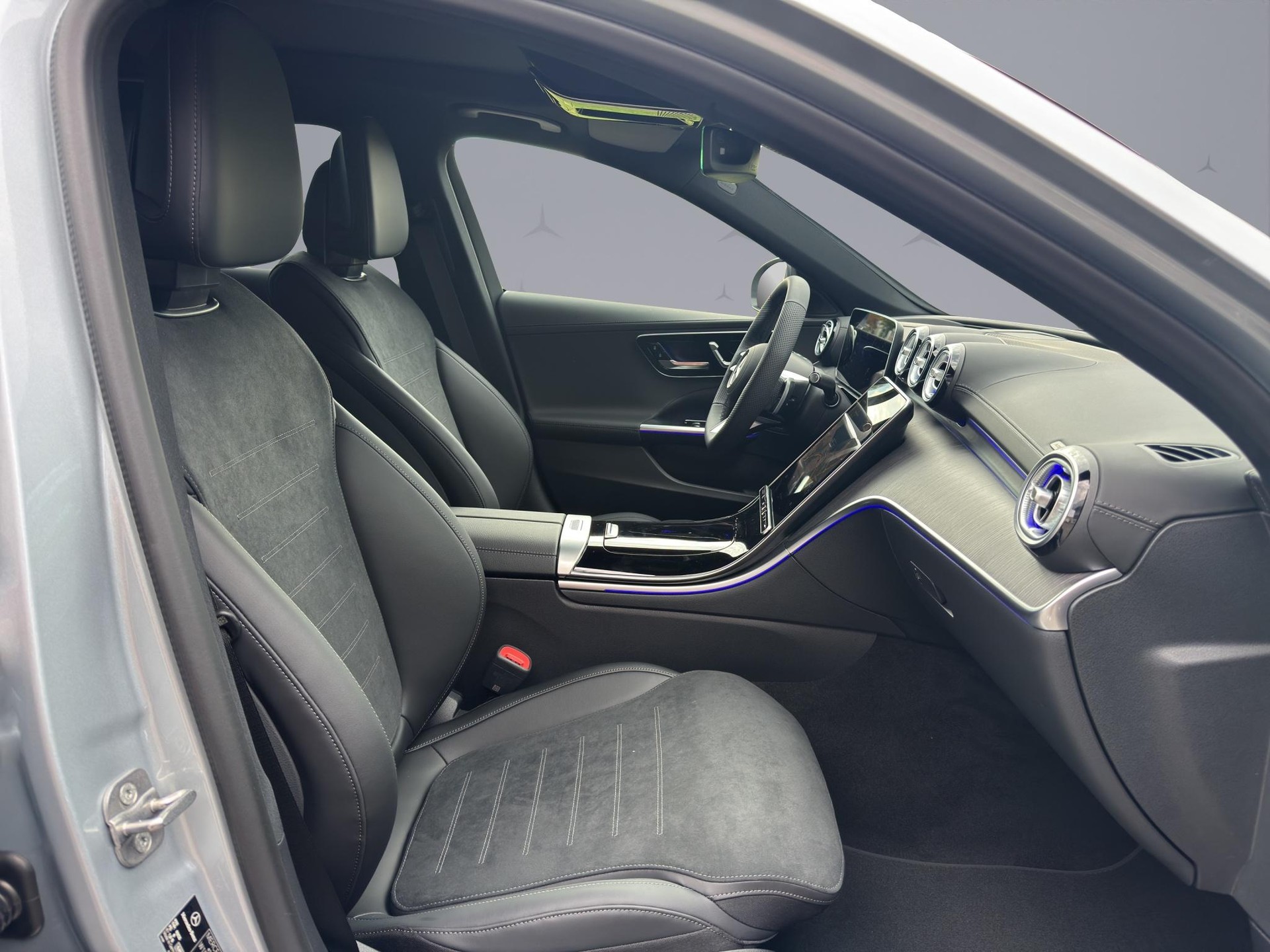 MERCEDES-BENZ C 220 d Swiss Star Avantgarde 4matic Kombi-image-17