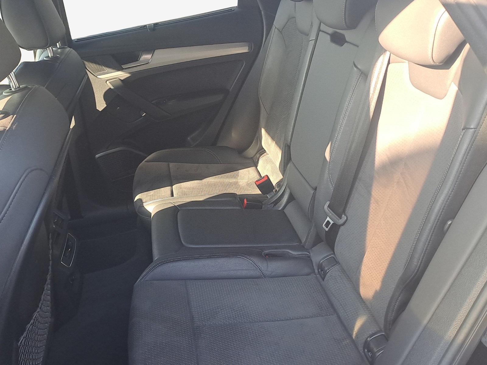 AUDI Q5 55 TFSI e PHEV S line quattro S-tronic-image-12