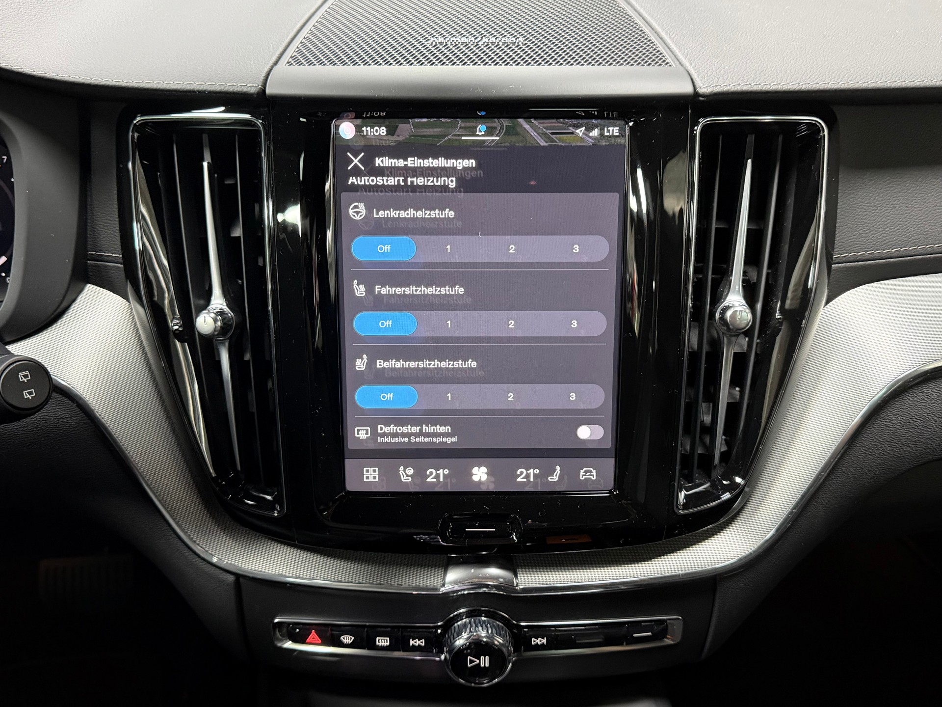 VOLVO XC60 B5 Benzin Mild Hybrid AWD Ultra Dark Geartronic-image-24