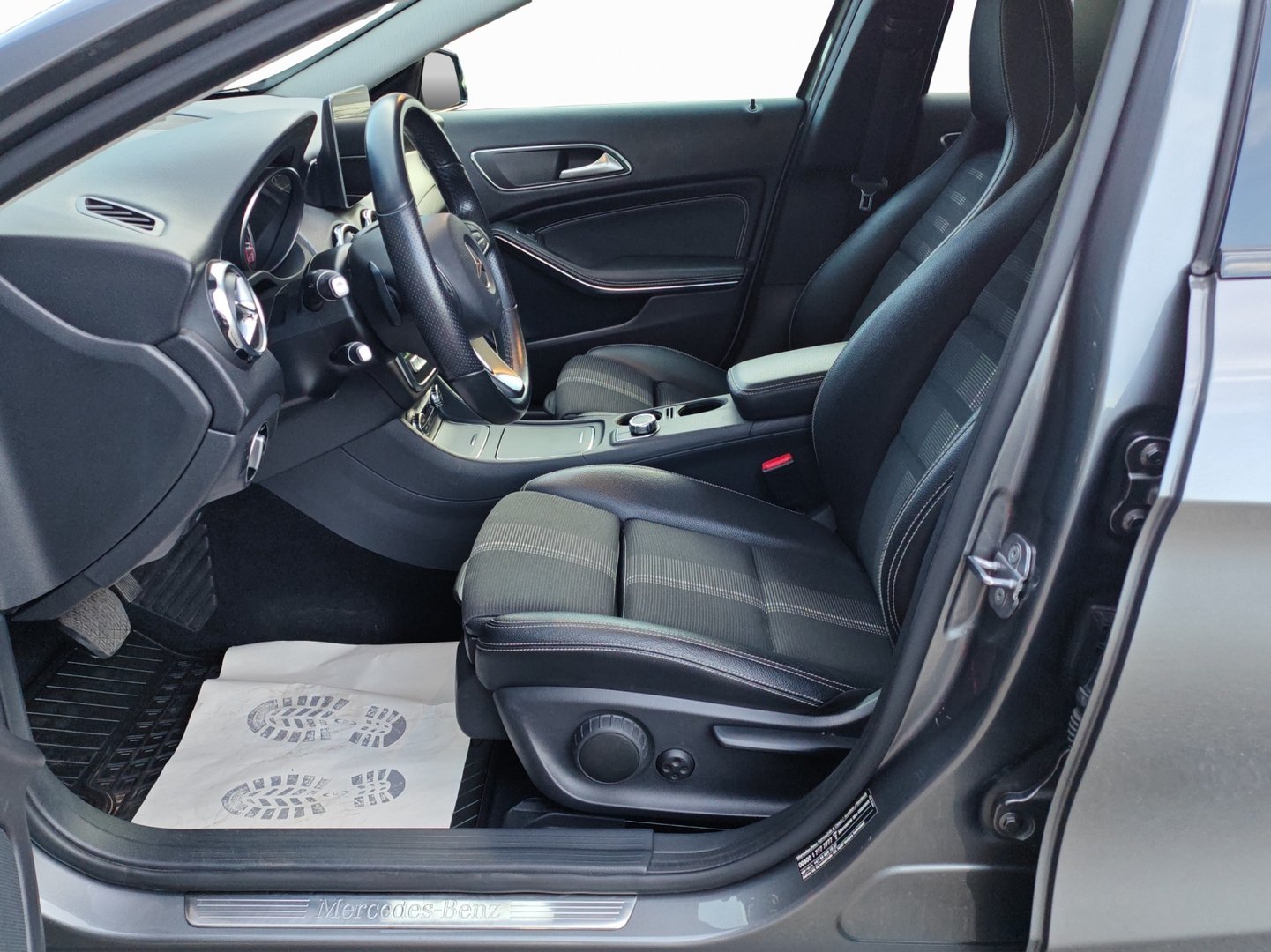 MERCEDES-BENZ GLA 250 Urban 4Matic 7G-DCT – 211 ch, caméra, 2 jeux de roues [Expertisé + Garantie 12 mois]-image-9