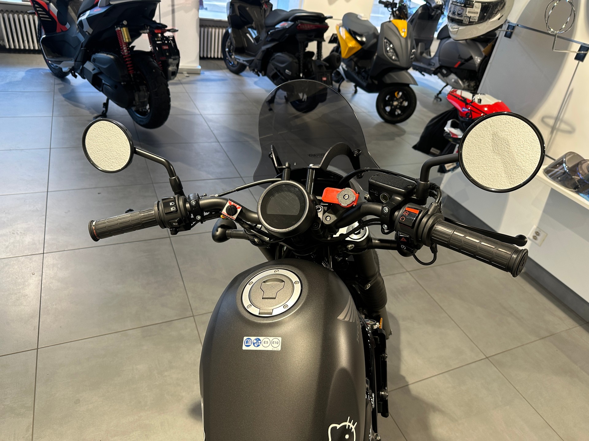 HONDA CMX 500 Rebel | Occasion | 9’500 km | Kofferset | Griffheizung | Windschild-image-10