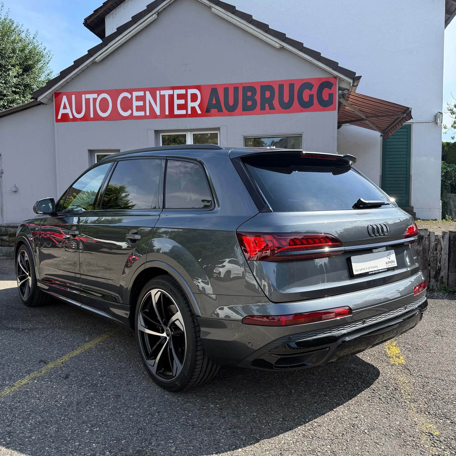 AUDI Q7 50 TDI quattro S Line tiptronic *CH-FAHRZEUG - 4 JAHRE GARANTIE - GRATIS SERVICE - 7 SITZE*-showroom-element-1