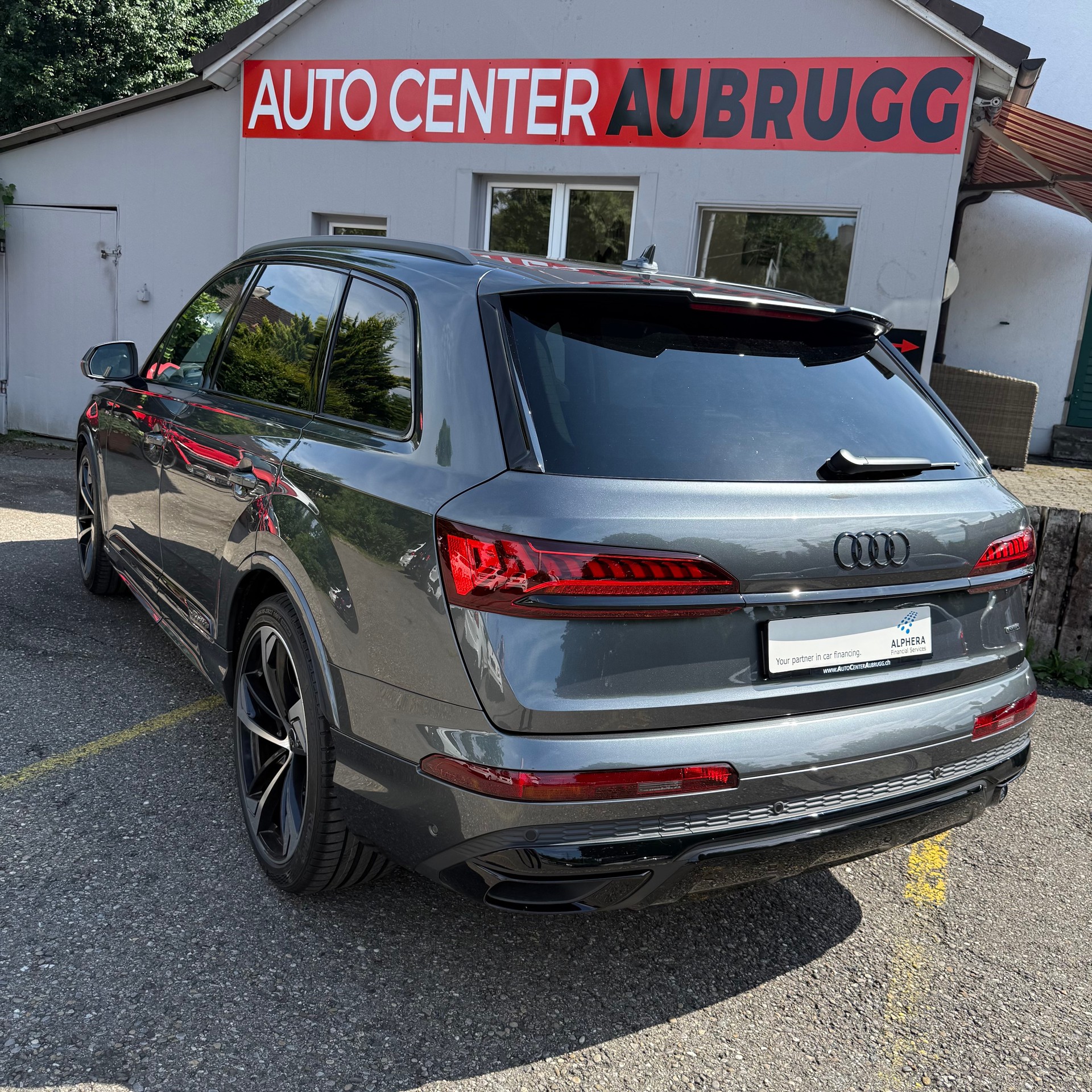AUDI Q7 50 TDI quattro S Line tiptronic *CH-FAHRZEUG - 4 JAHRE GARANTIE - GRATIS SERVICE - 7 SITZE*-showroom-element-2