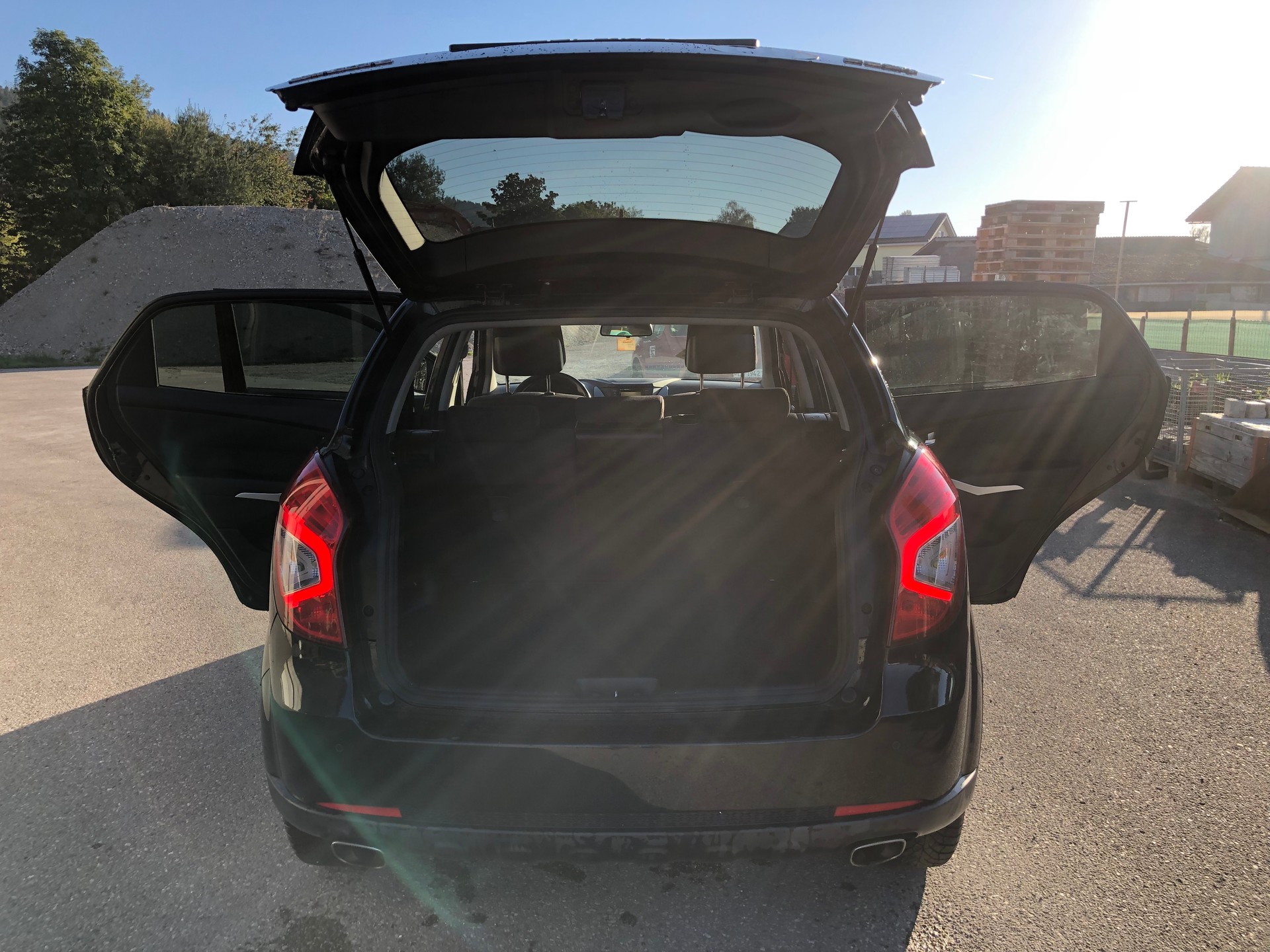 KGM-SsangYong Korando 2.0 e-XDI Plus Edition 4WD-image-10