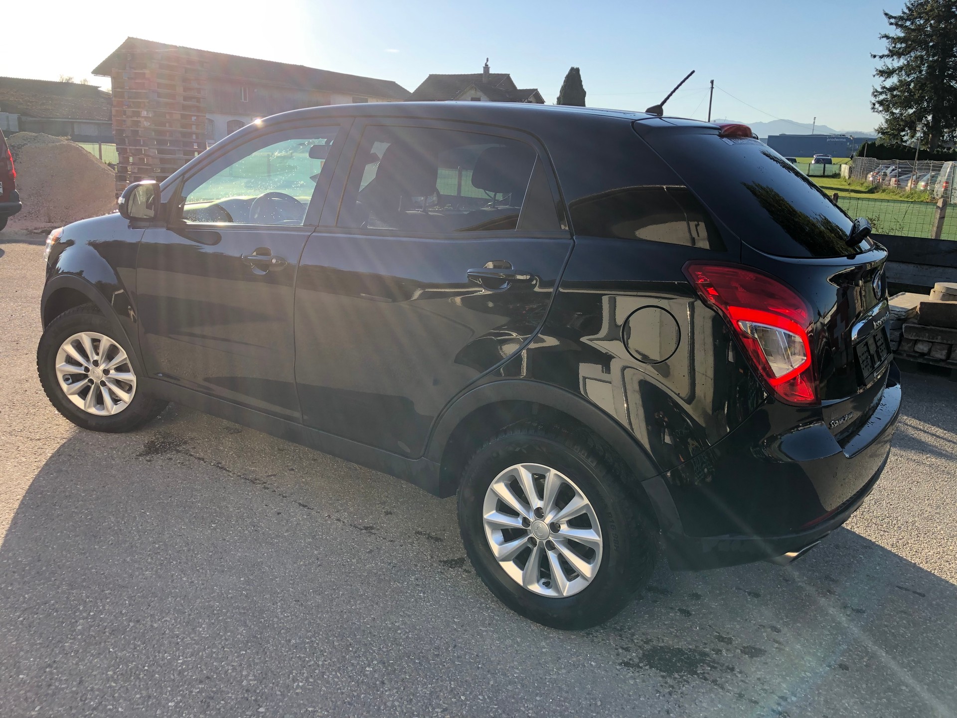 KGM-SsangYong Korando 2.0 e-XDI Plus Edition 4WD-image-4