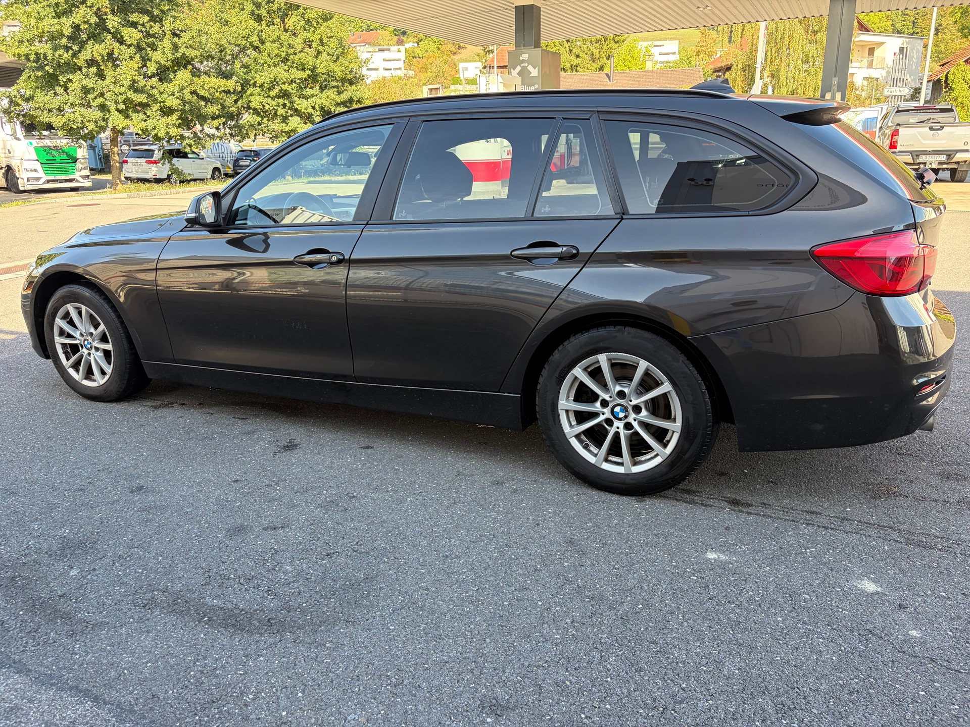 BMW 318d Touring Steptronic-image-6
