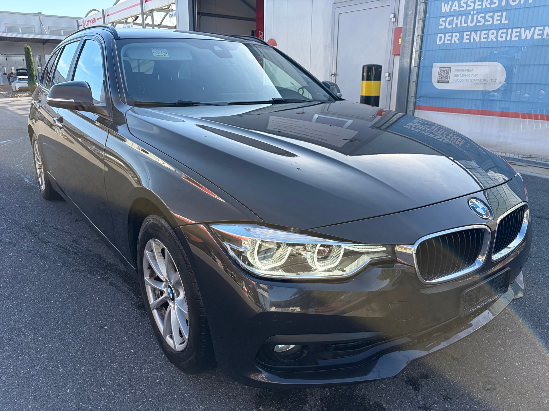 BMW 318d Touring Steptronic-showroom-element-1