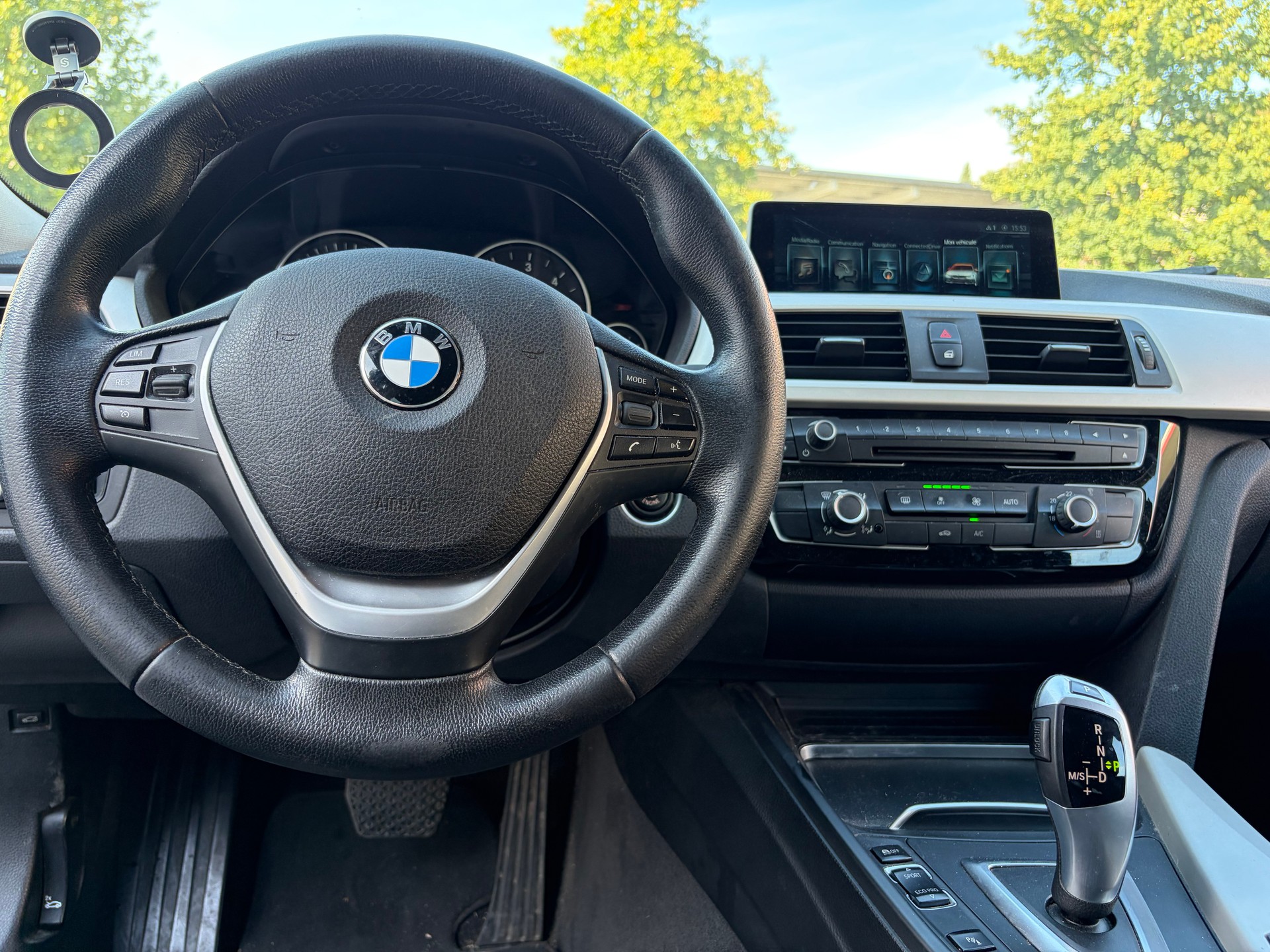 BMW 318d Touring Steptronic-image-8