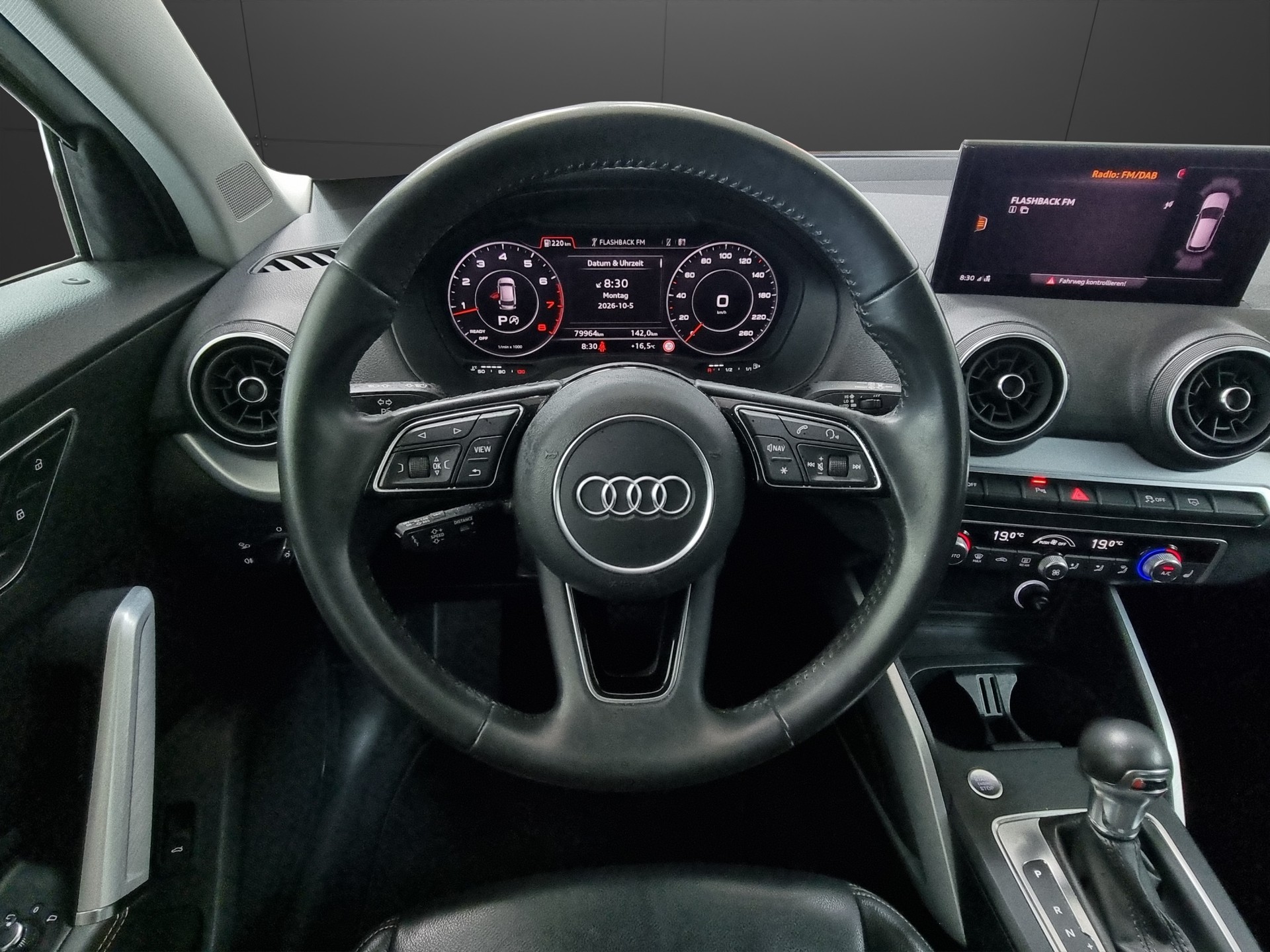 AUDI Q2 1.4 TFSI S-tronic-image-8