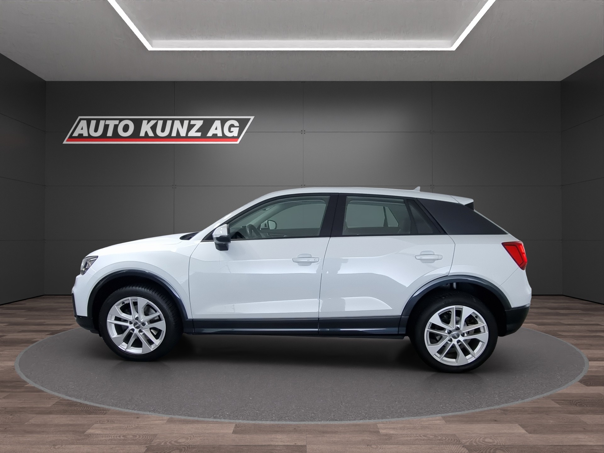 AUDI Q2 1.4 TFSI S-tronic-showroom-element-2