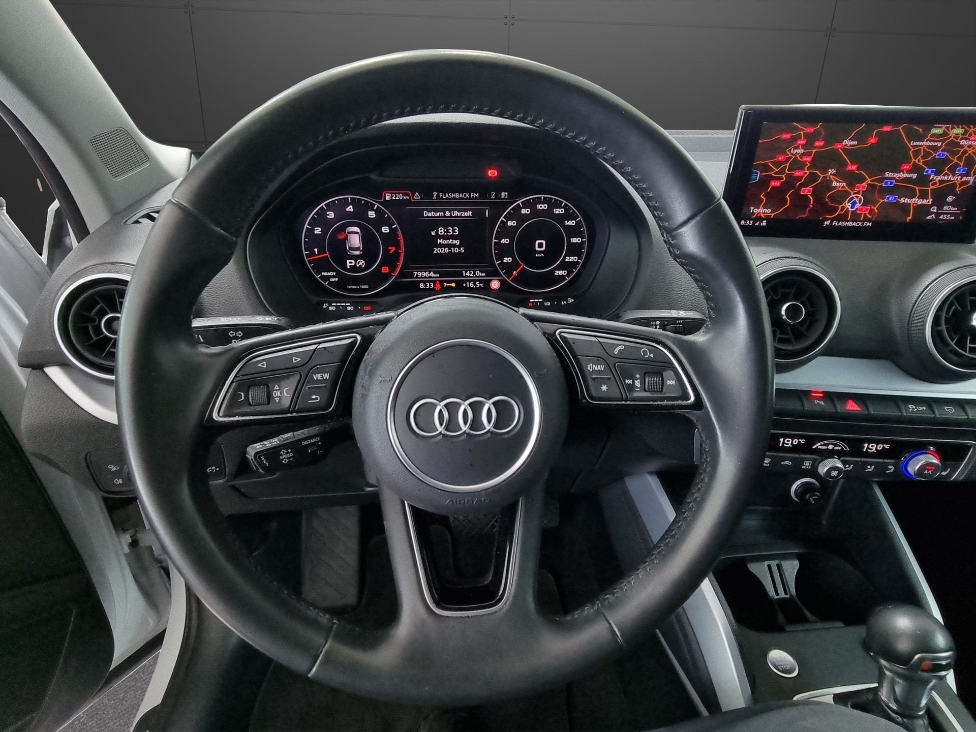 AUDI Q2 1.4 TFSI S-tronic-image-15