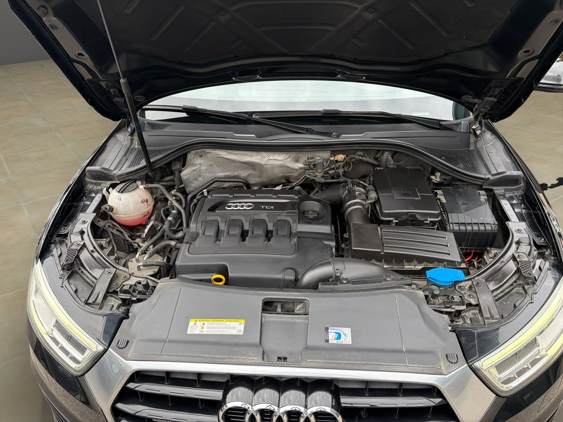 AUDI Q3 2.0 TDI sport quattro S-tronic-image-21