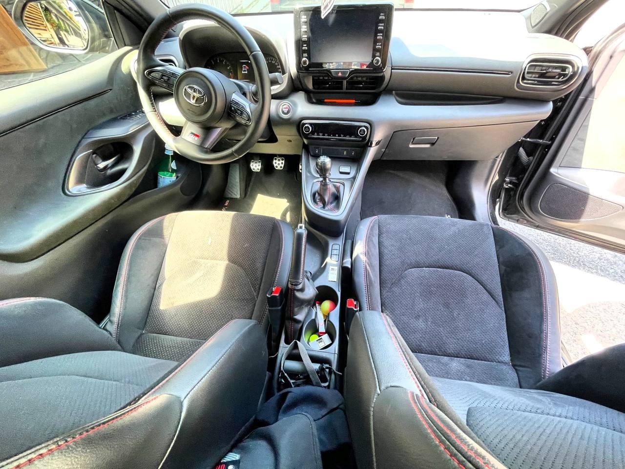 TOYOTA Yaris 1.6 GR Sport-image-1