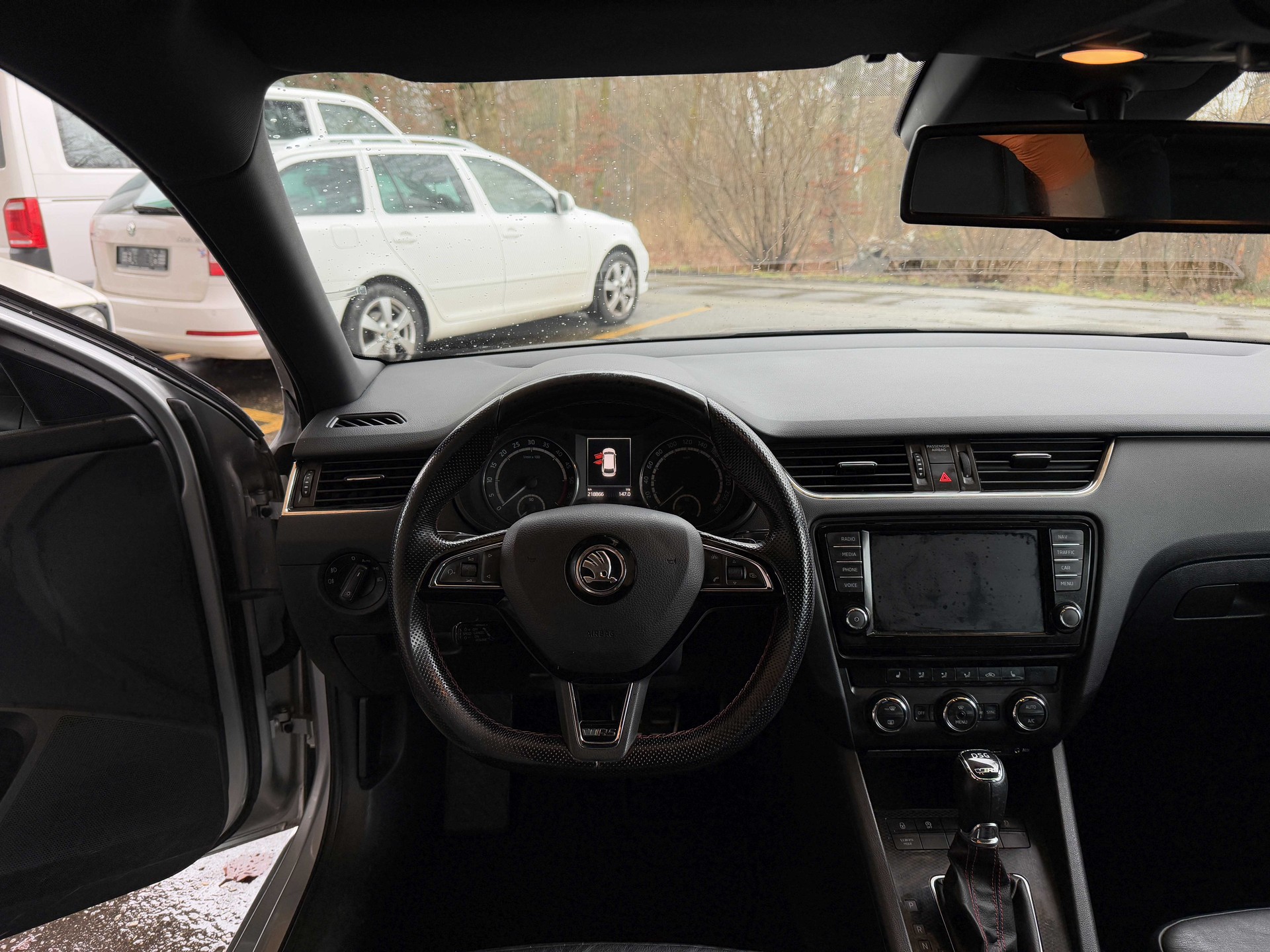 SKODA Octavia Combi 2.0 TDI RS 4x4 DSG-image-5