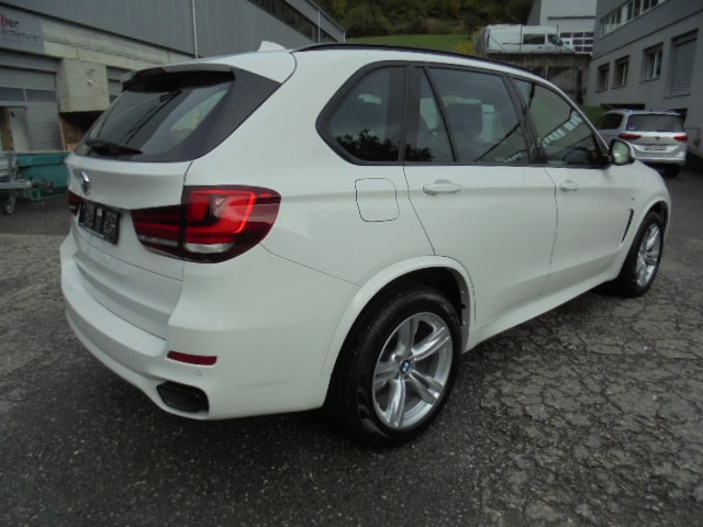 BMW X5 xDrive 40d Steptronic M-SPORT-image-3