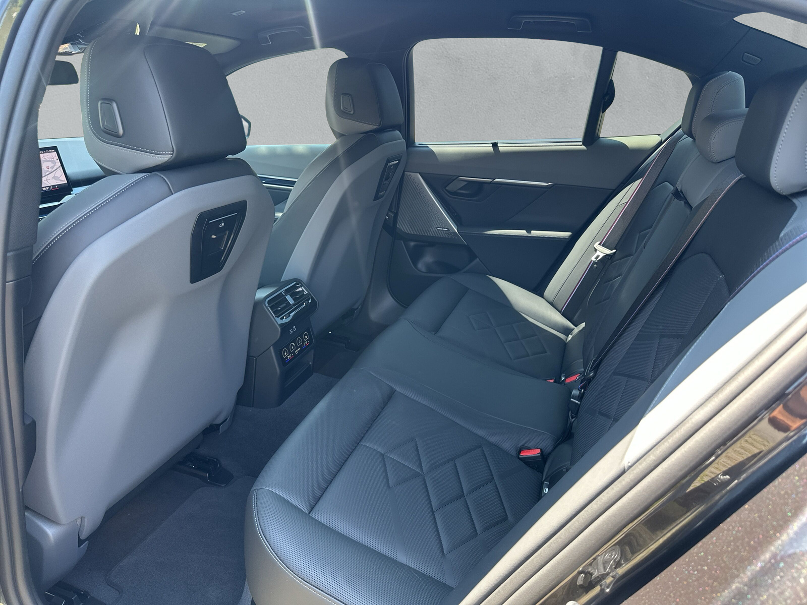 BMW i5 M60 xDrive **Action de leasing à 0,9%**-image-11