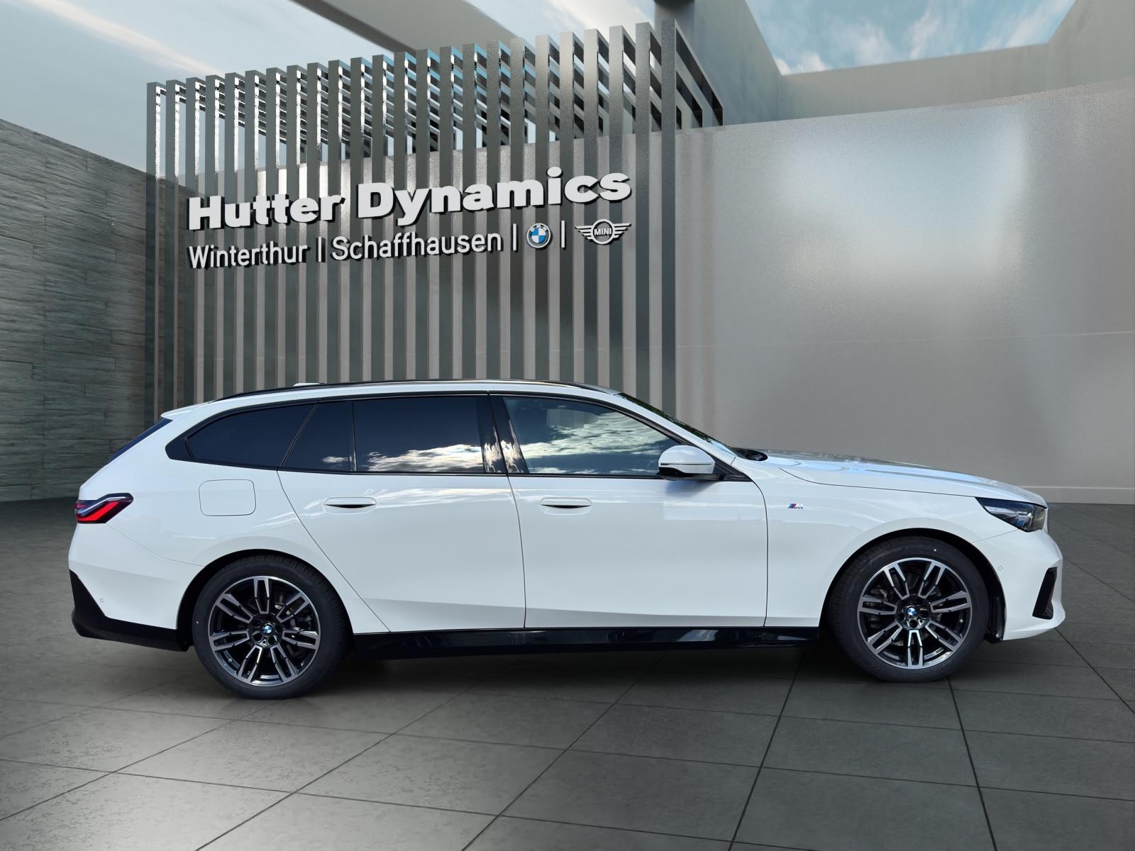 BMW 520d xDrive Touring M Sportpaket-showroom-element-3