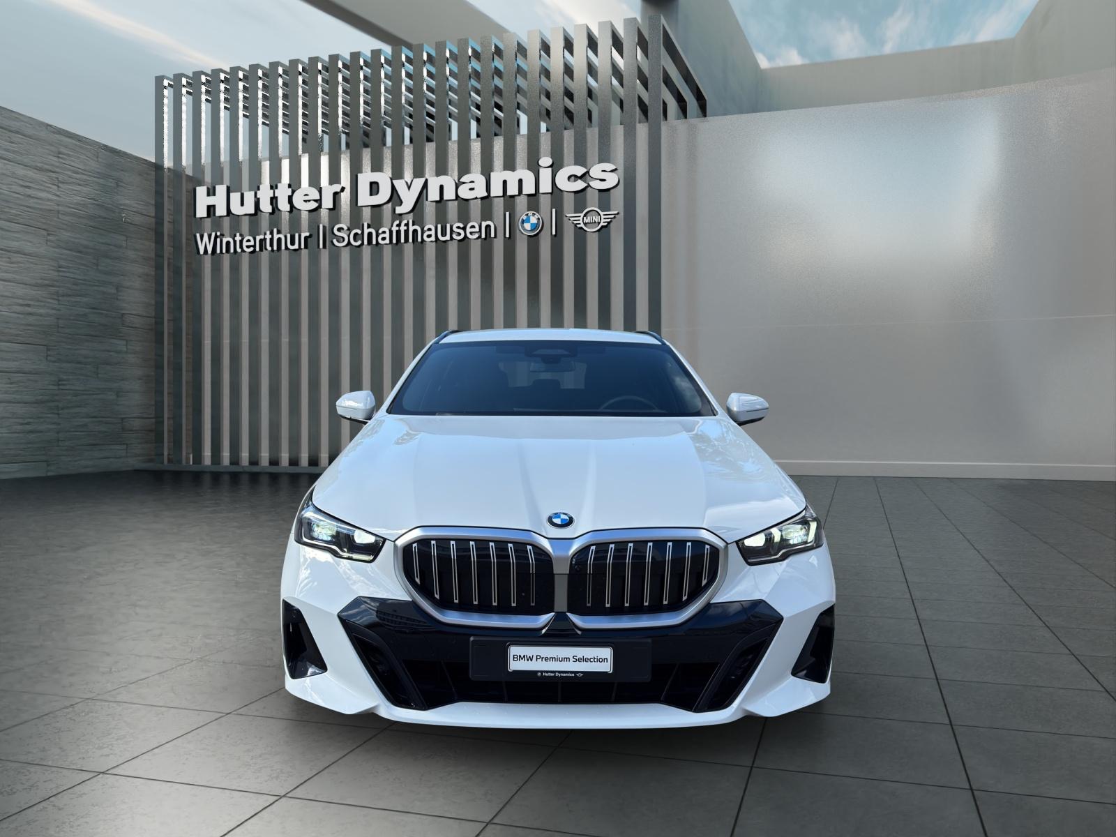 BMW 520d xDrive Touring M Sportpaket-showroom-element-1